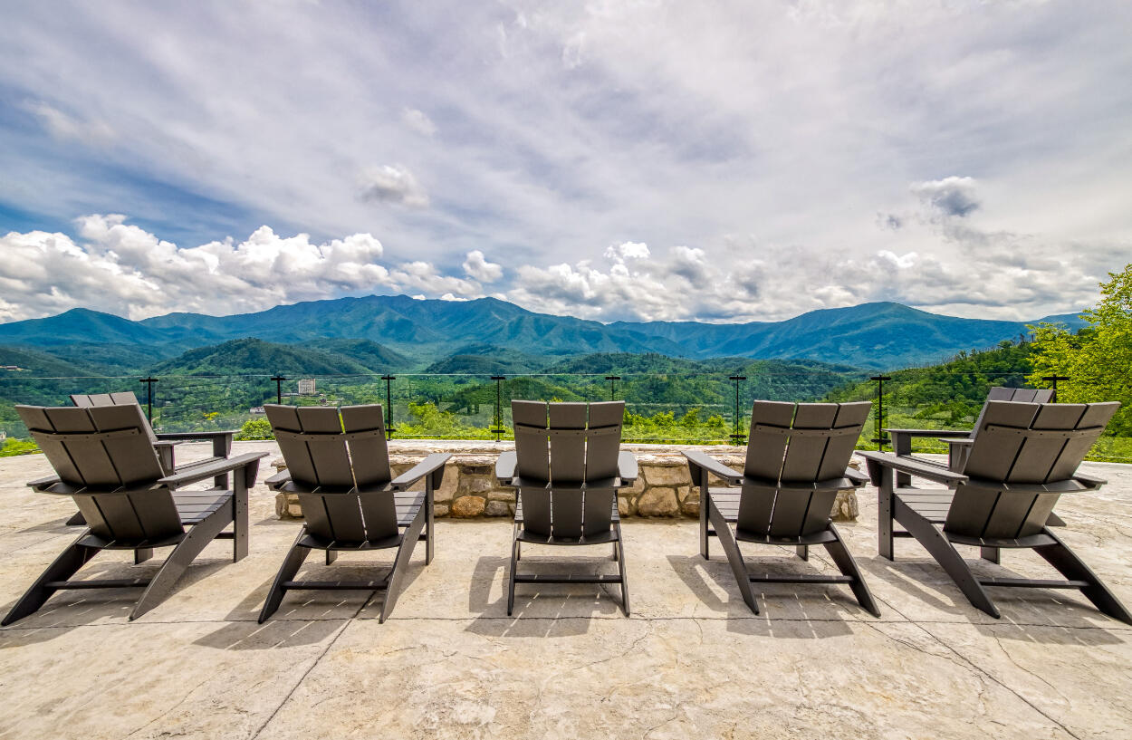 Gatlinburg, Tennessee, 37738, United States, 3 Bedrooms Bedrooms, ,4 BathroomsBathrooms,Residential,For Sale,2027383