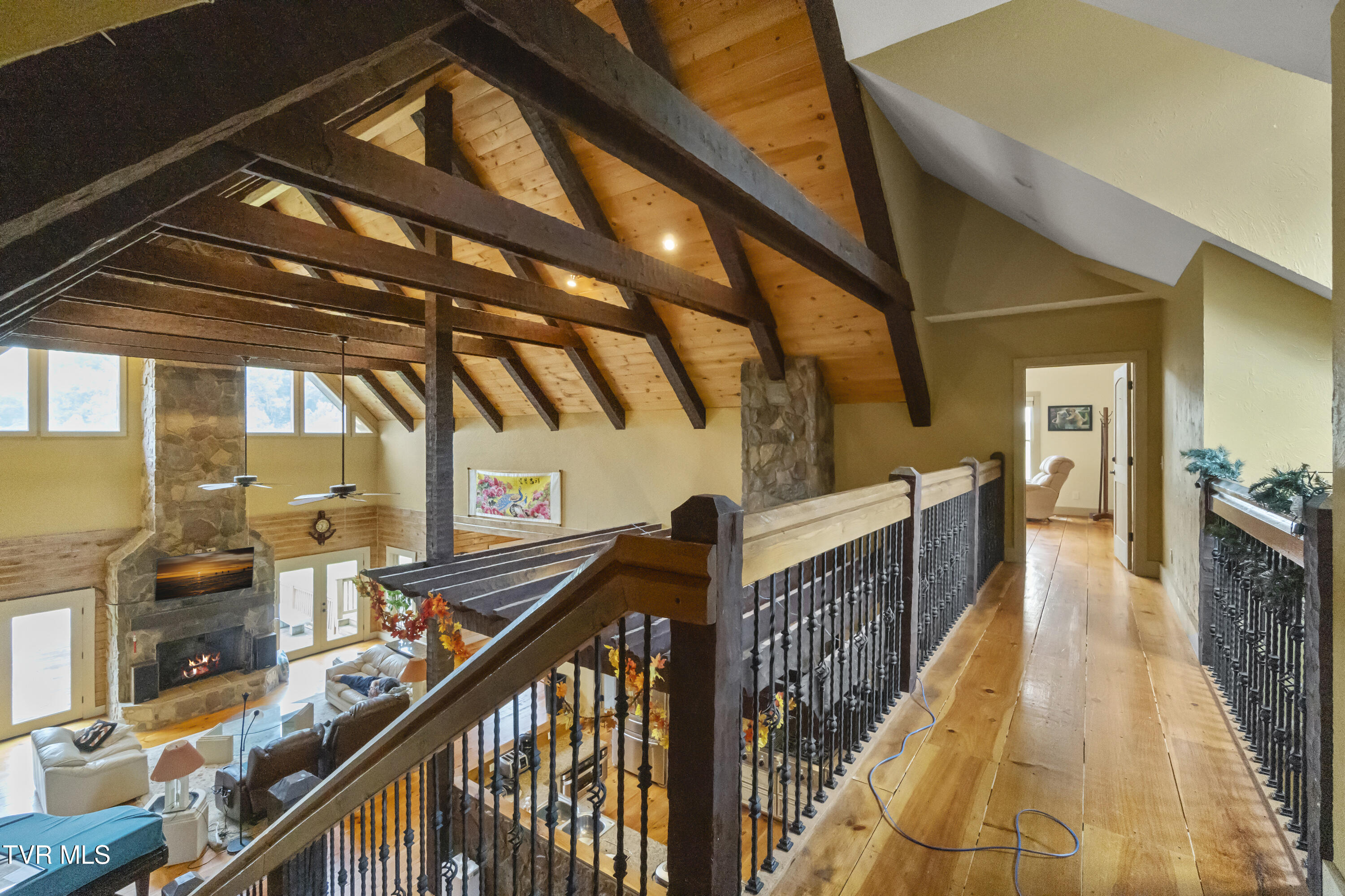 Greeneville, Tennessee, 37745, United States, 5 Bedrooms Bedrooms, ,4 BathroomsBathrooms,Residential,For Sale,1981962