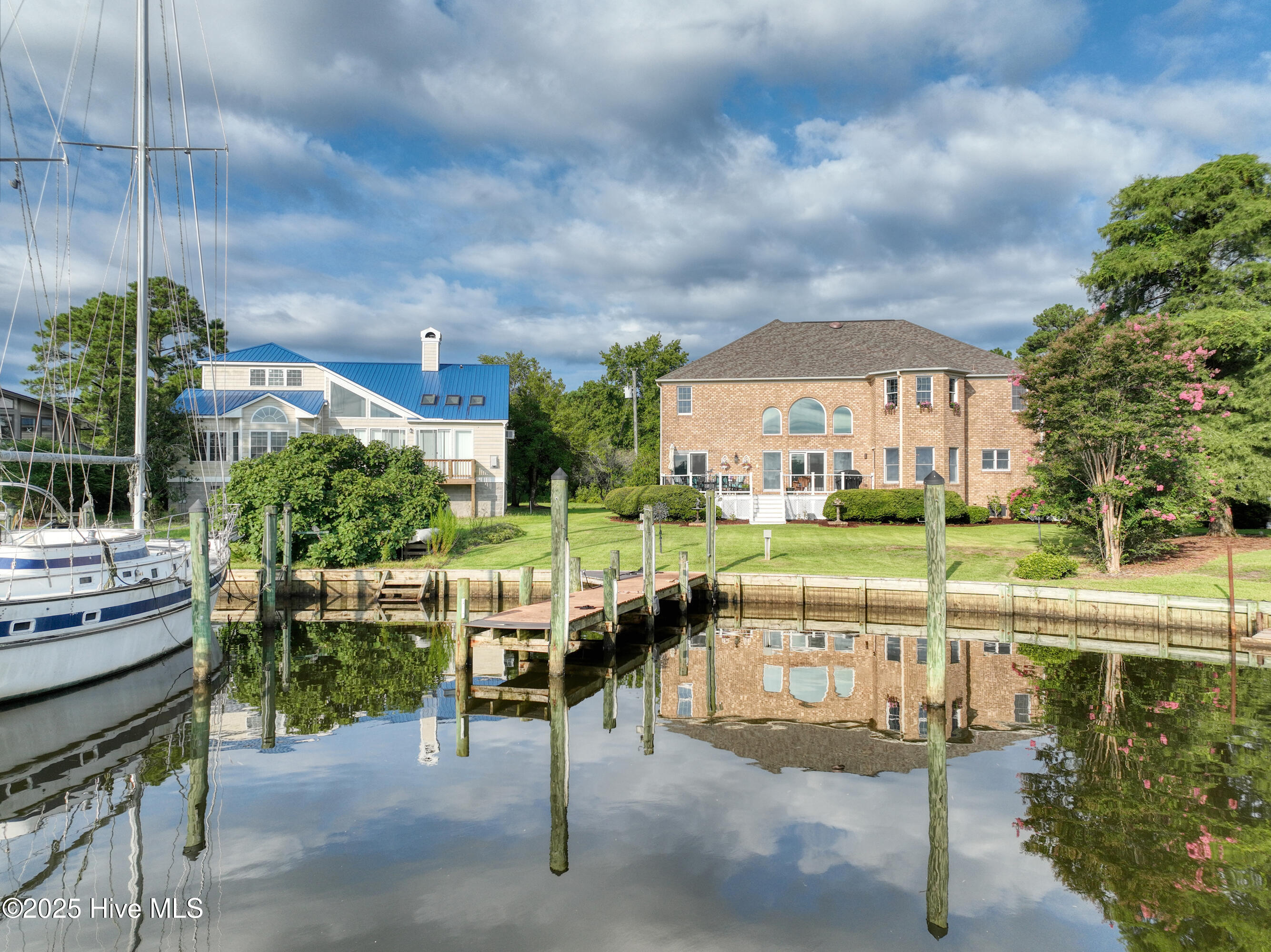 New Bern, North Carolina, 28560, United States, 4 Bedrooms Bedrooms, ,3 BathroomsBathrooms,Residential,For Sale,1907556