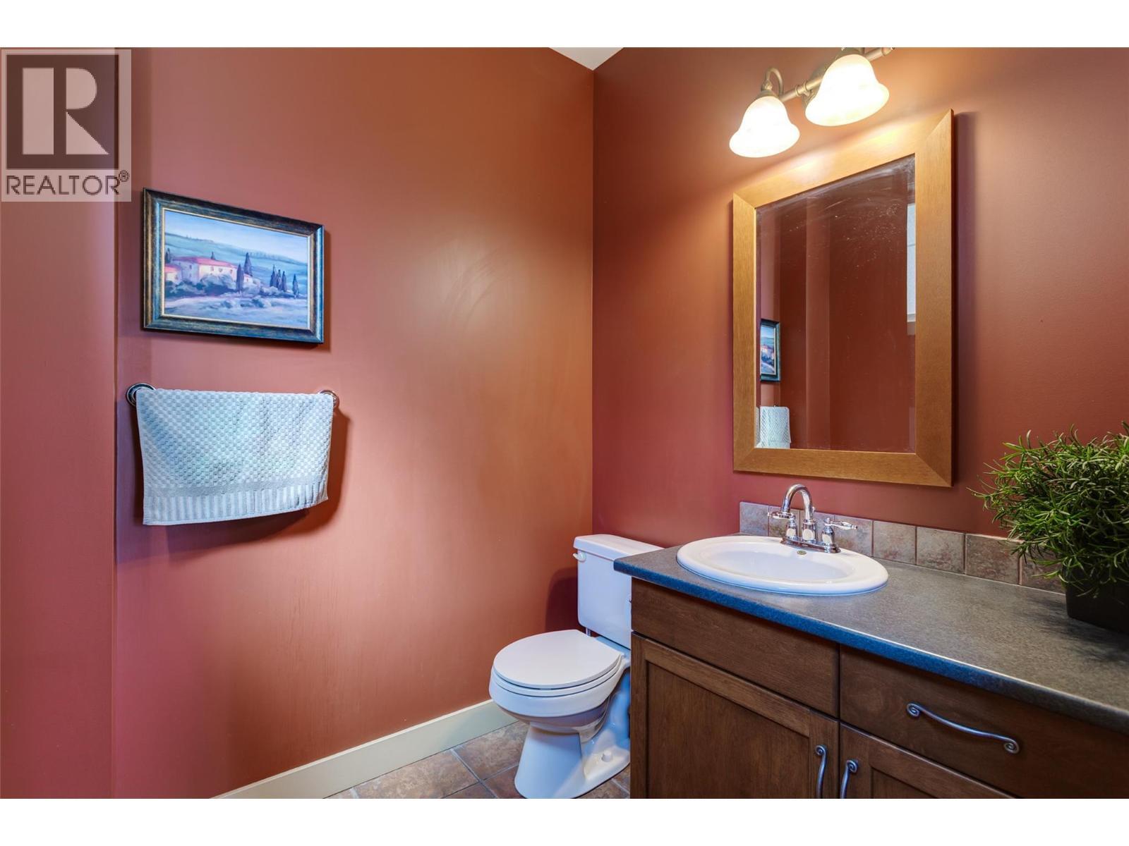 KELOWNA, British Columbia, V1V 2V9, CA, 2 Bedrooms Bedrooms, ,2 BathroomsBathrooms,Residential,For Sale,1960858