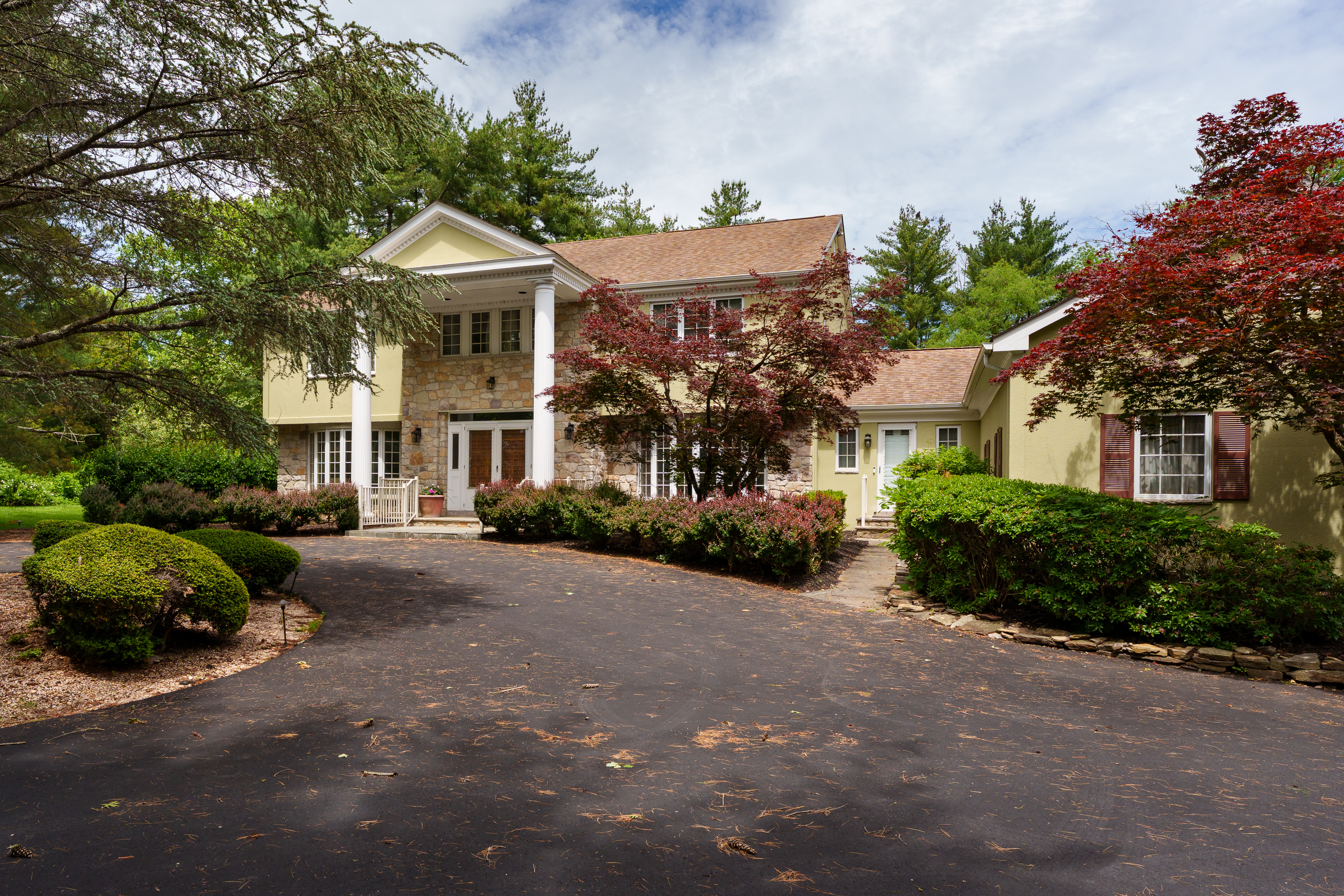  Ahead-of-Its-Time Design, Builder-Crafted Home with Elevator & First Floor Suite - 物件實景