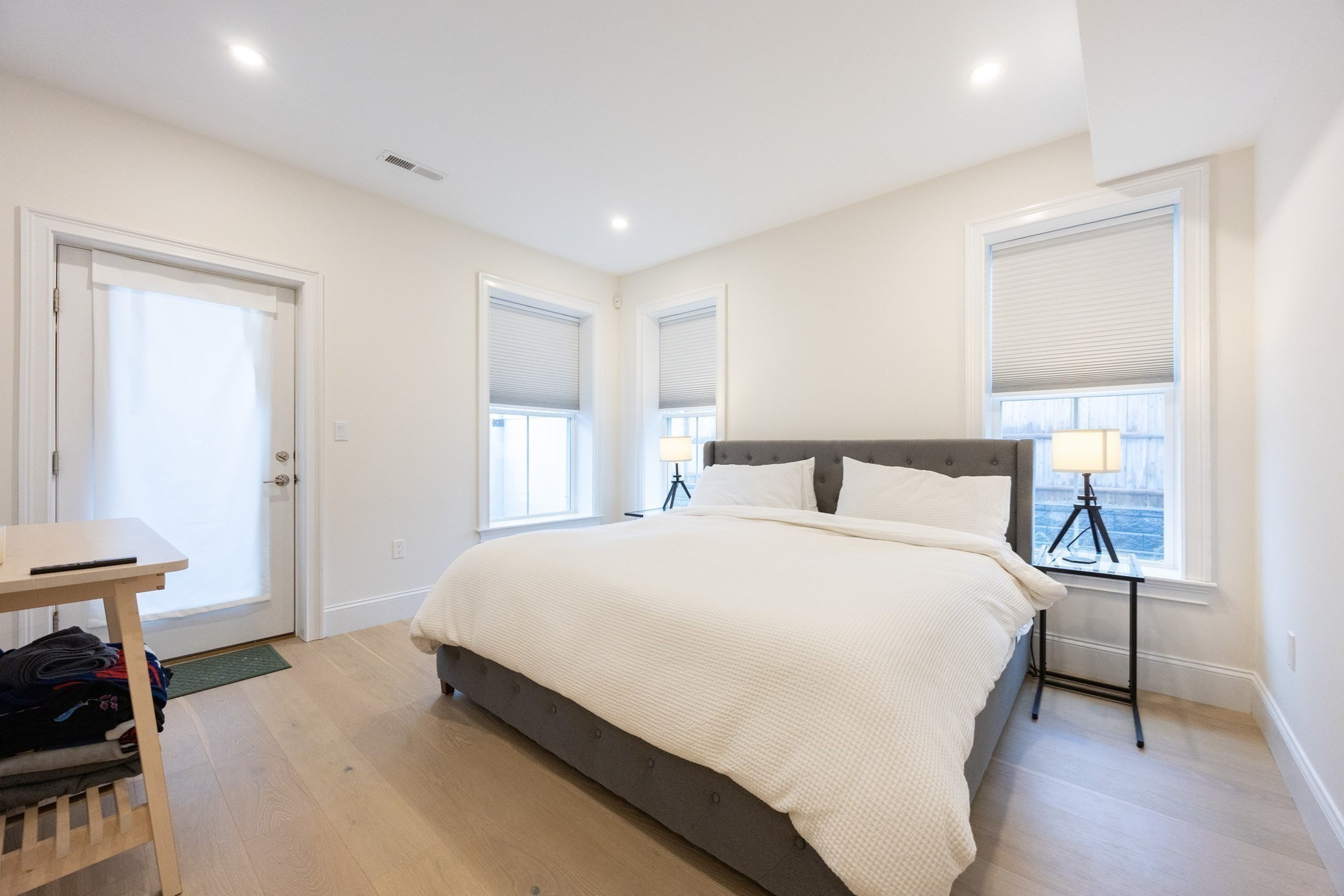 Boston, Massachusetts, 02134, United States, 3 Bedrooms Bedrooms, ,2 BathroomsBathrooms,Residential,For Sale,2034966