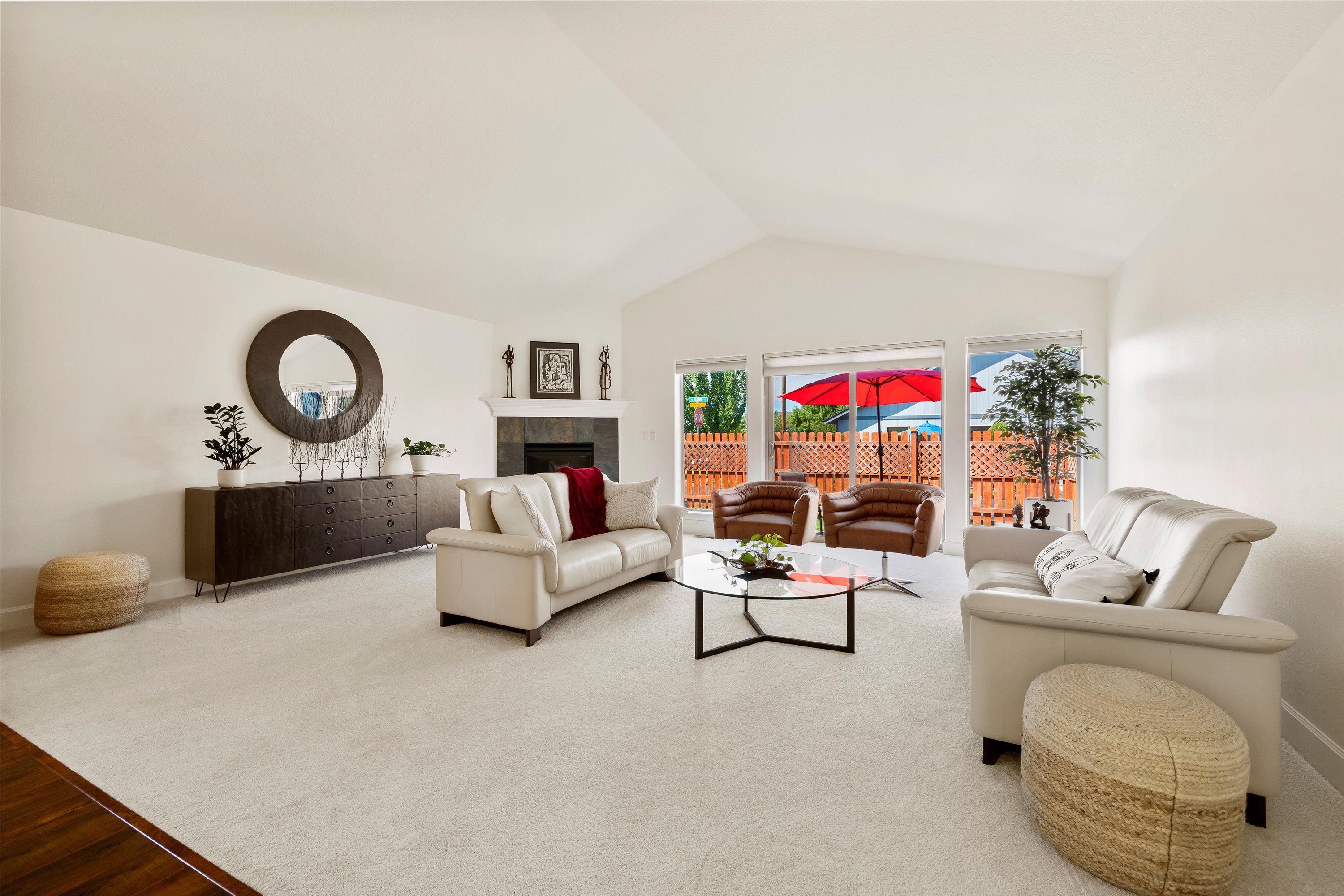 Bend, Oregon, 97702, United States, 3 Bedrooms Bedrooms, ,2 BathroomsBathrooms,Residential,For Sale,1941729