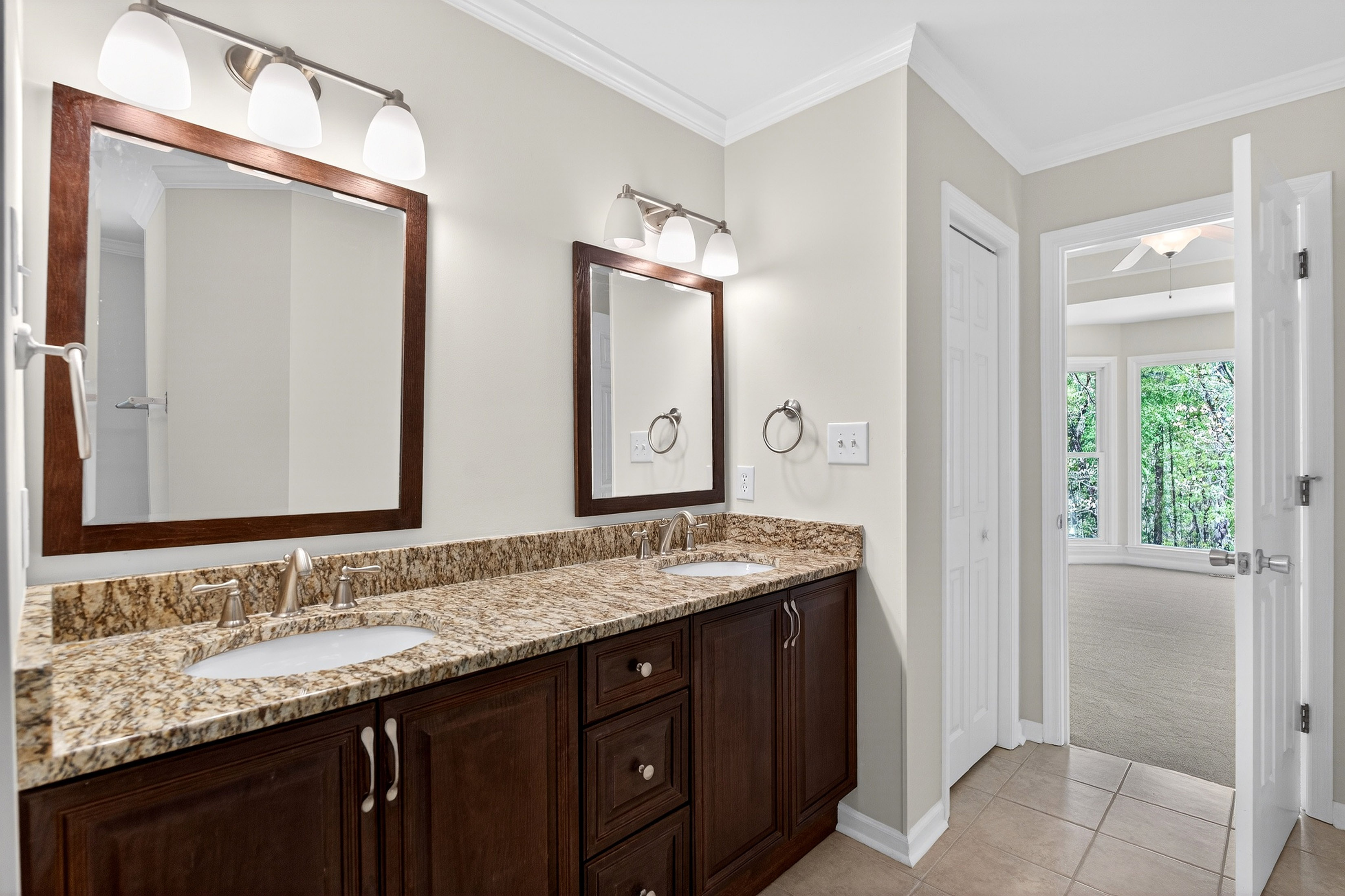  Rare Combination of Privacy, Convenience, and Value: Don’t Miss This Opportunity - 物件實景