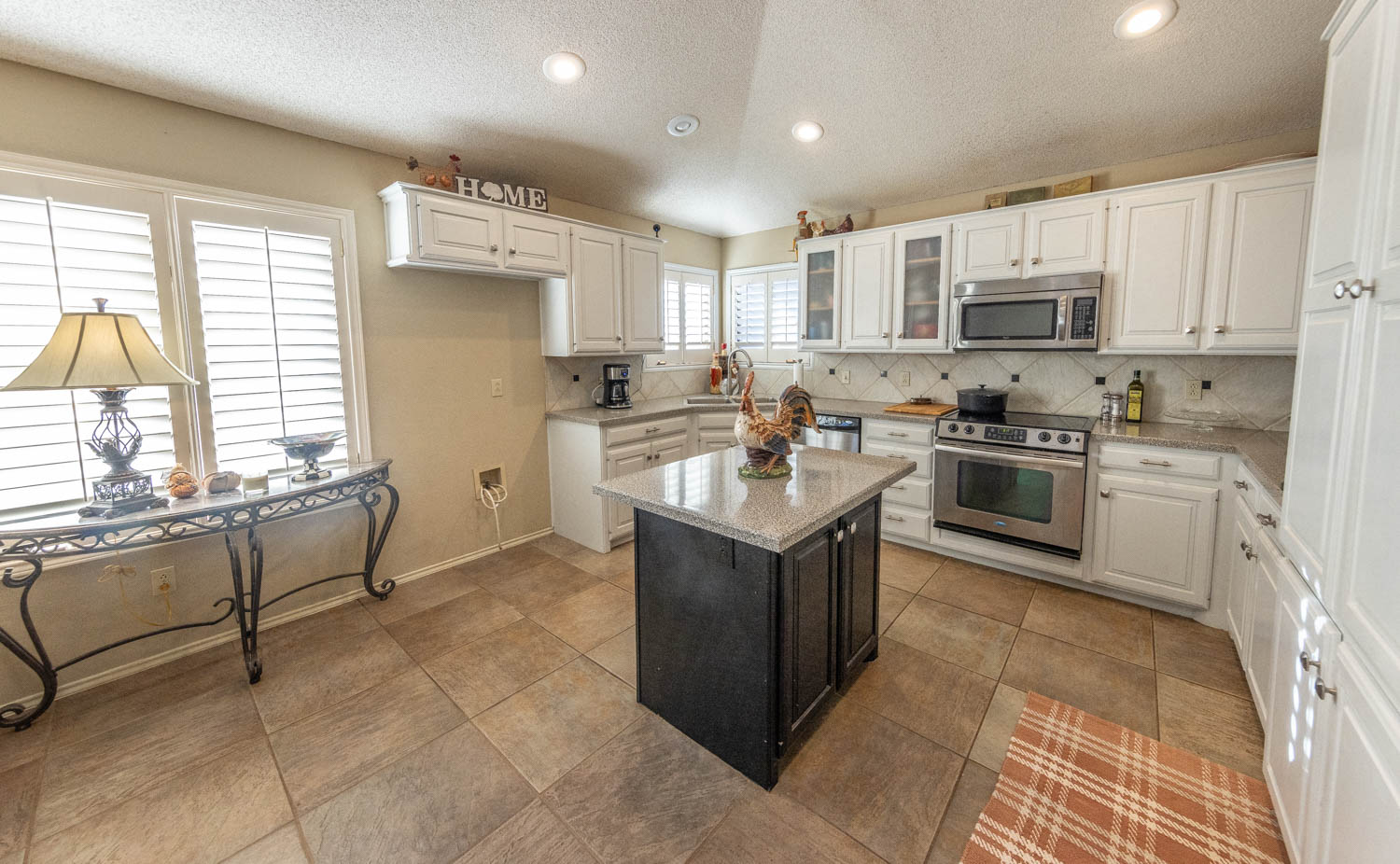 Levelland, Texas, 79336, United States, 4 Bedrooms Bedrooms, ,3 BathroomsBathrooms,Residential,For Sale,1901837