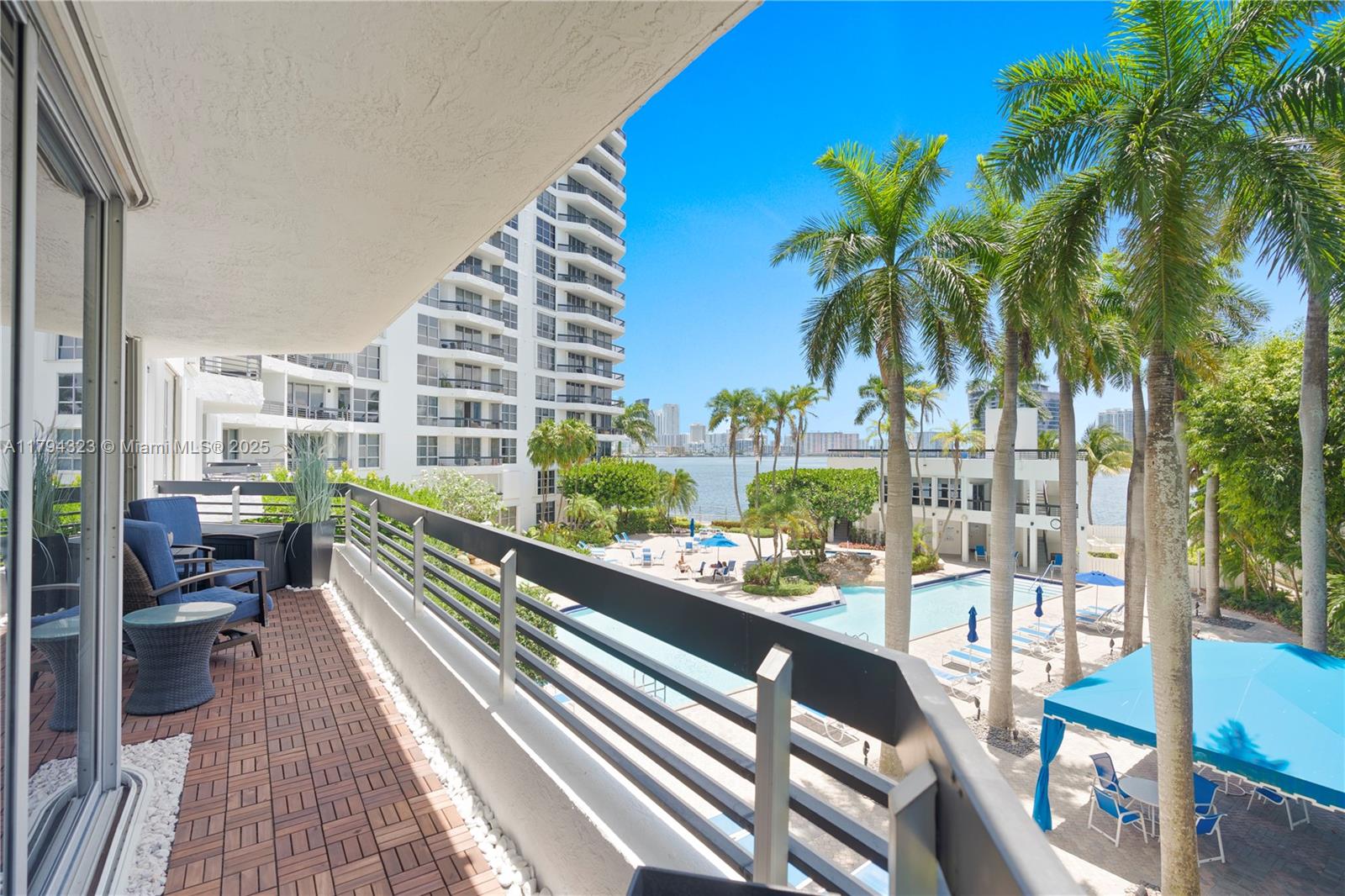 Aventura, Florida, 33180, United States, 2 Bedrooms Bedrooms, ,2 BathroomsBathrooms,Residential,For Sale,1804609
