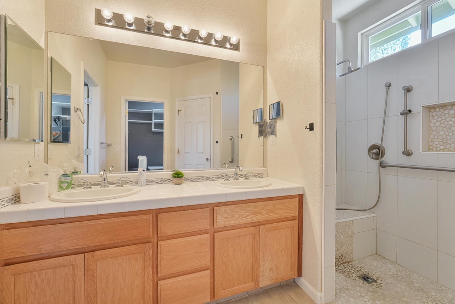 Lodi, California, 95242, United States, 4 Bedrooms Bedrooms, ,2 BathroomsBathrooms,Residential,For Sale,1928758