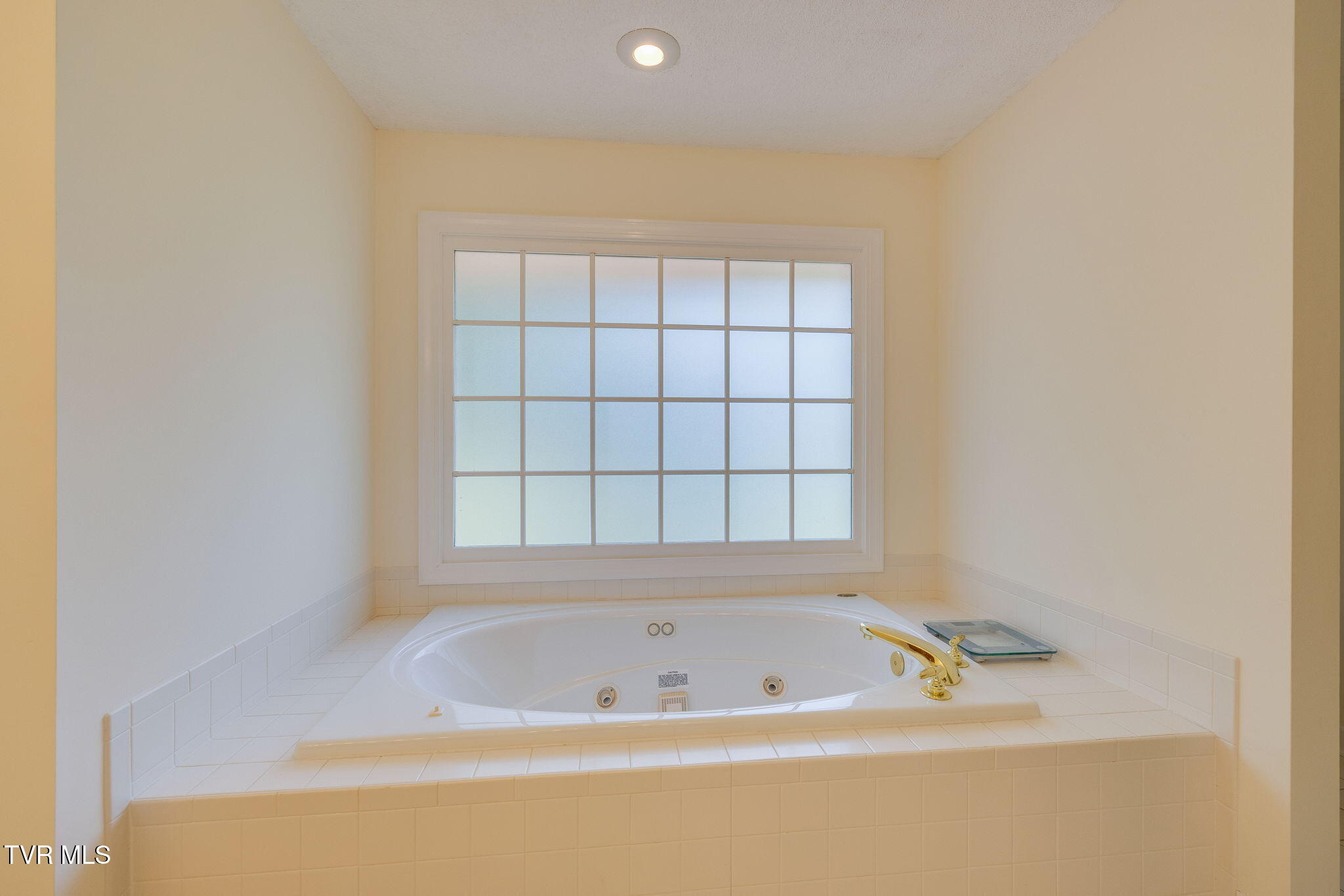 Johnson City, Tennessee, 37604, United States, 4 Bedrooms Bedrooms, ,4 BathroomsBathrooms,Residential,For Sale,1944791