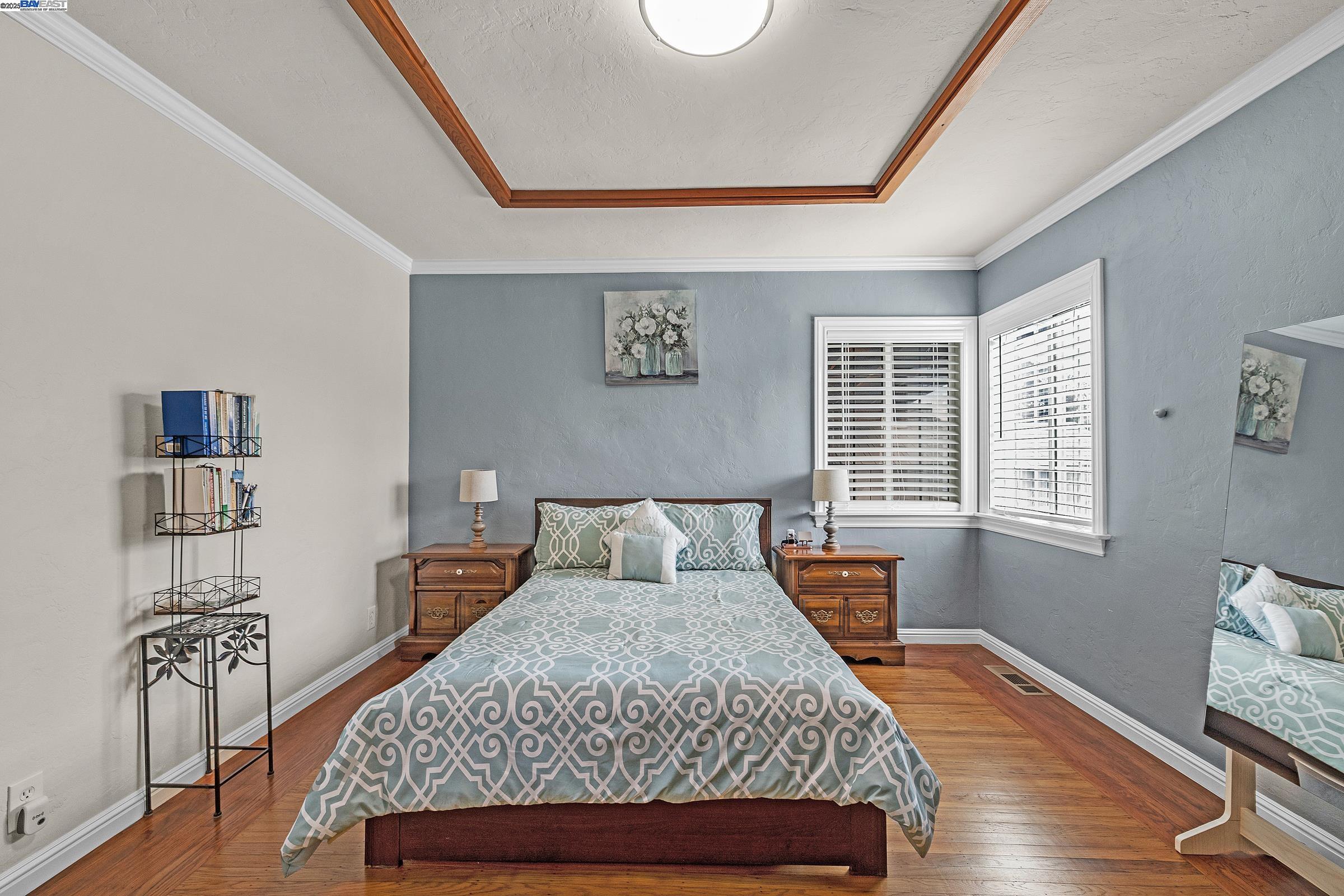 Oakland, California, 94605, United States, 4 Bedrooms Bedrooms, ,1 BathroomBathrooms,Residential,For Sale,1941828