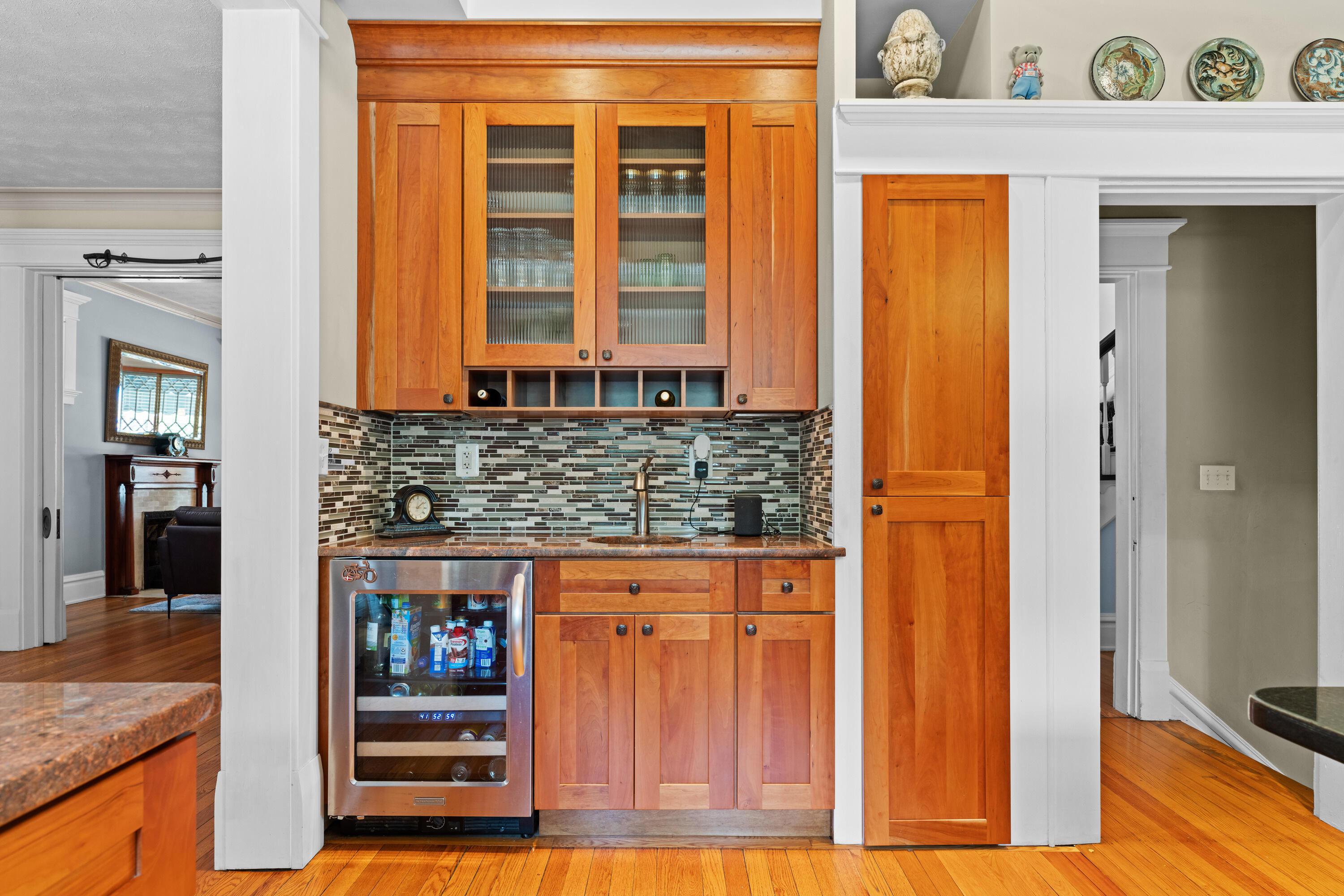 Columbus, Ohio, 43203, United States, 5 Bedrooms Bedrooms, ,4 BathroomsBathrooms,Residential,For Sale,1983824