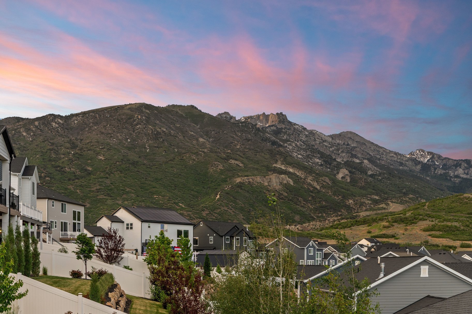  Walkout Rambler with Timpanogos & Lone Peak Views and Close Trail Access - 物件實景
