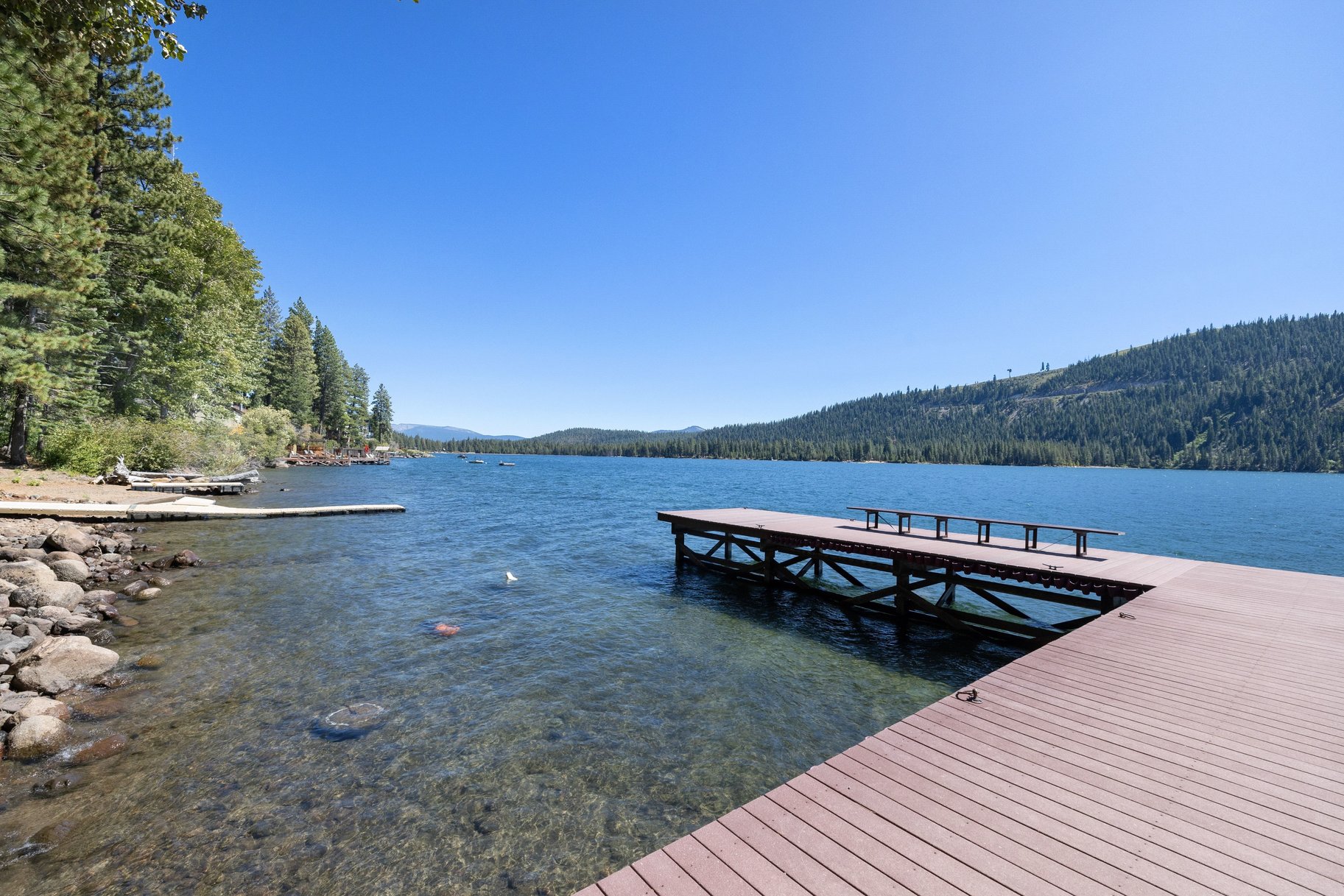  Rare Donner Tract home with private beach and pier access. - 物件實景