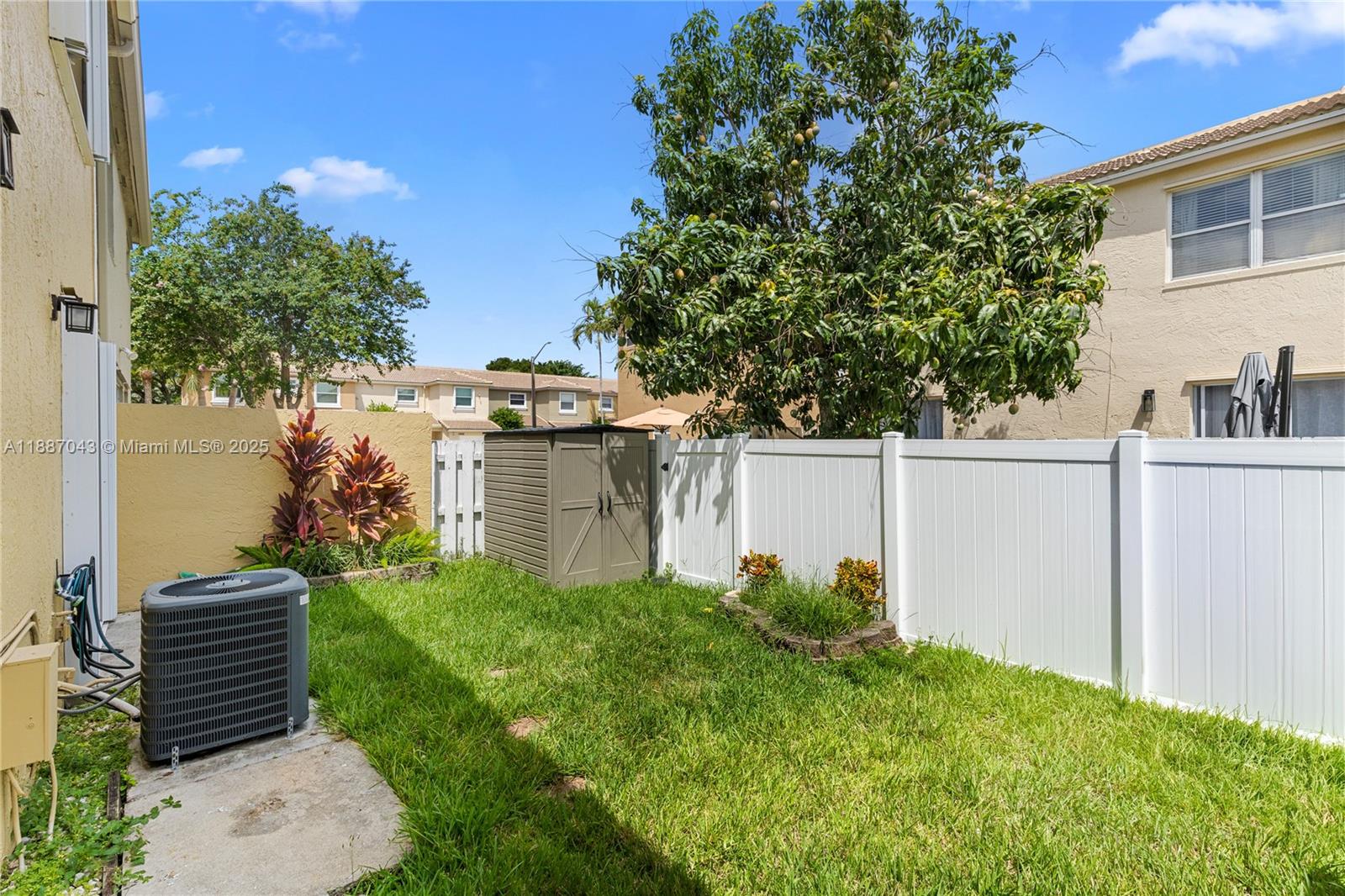 Pembroke Pines, Florida, 33028, United States, 3 Bedrooms Bedrooms, ,3 BathroomsBathrooms,Residential,For Sale,1958356