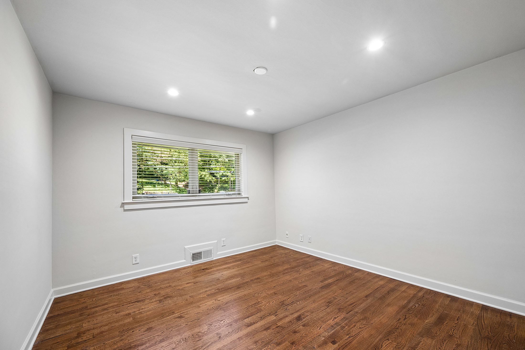  Thoughtfully Renovated Mid-Century Modern in Morningside - 物件實景