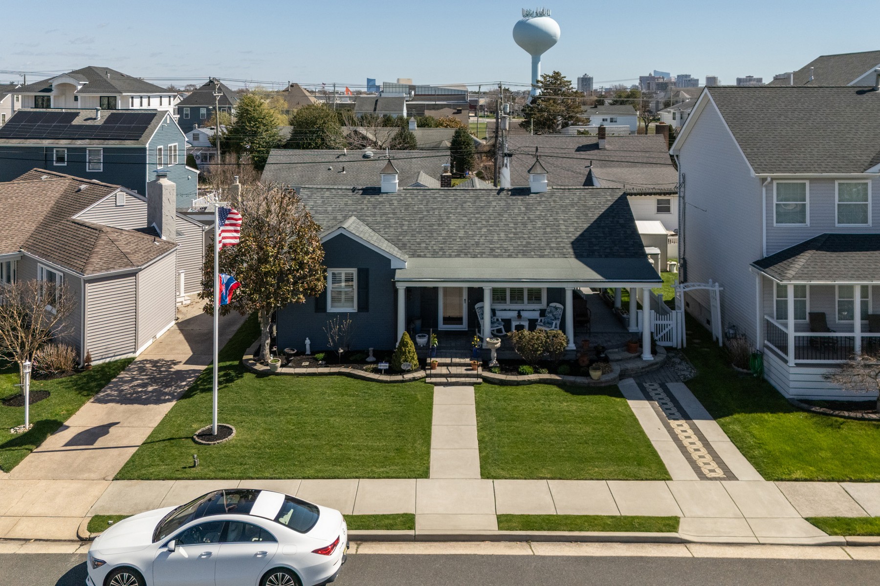  221N Belmont Drive - 物件實景