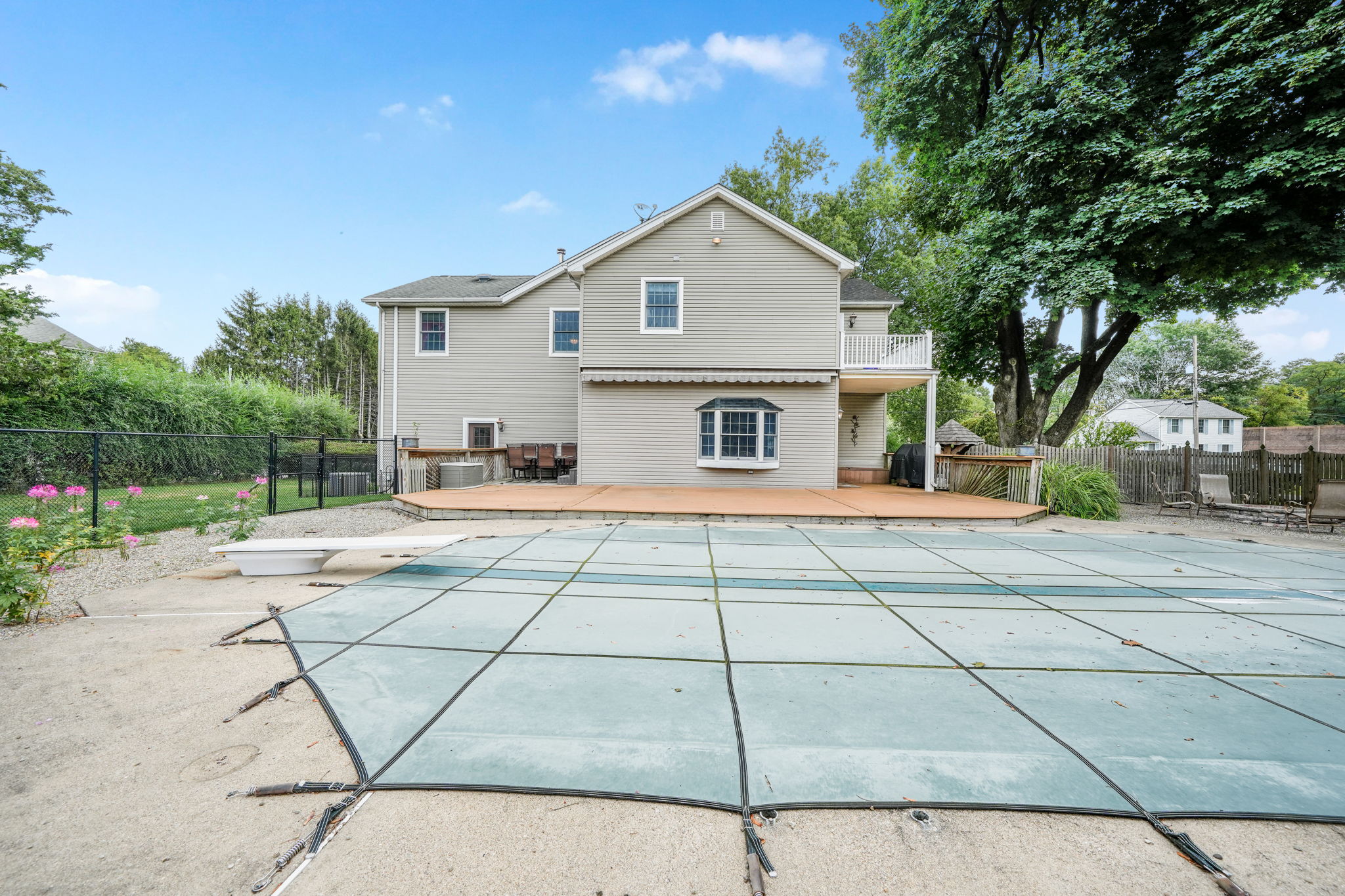 Montville, New Jersey, 07045, United States, 4 Bedrooms Bedrooms, ,3 BathroomsBathrooms,Residential,For Sale,1978325