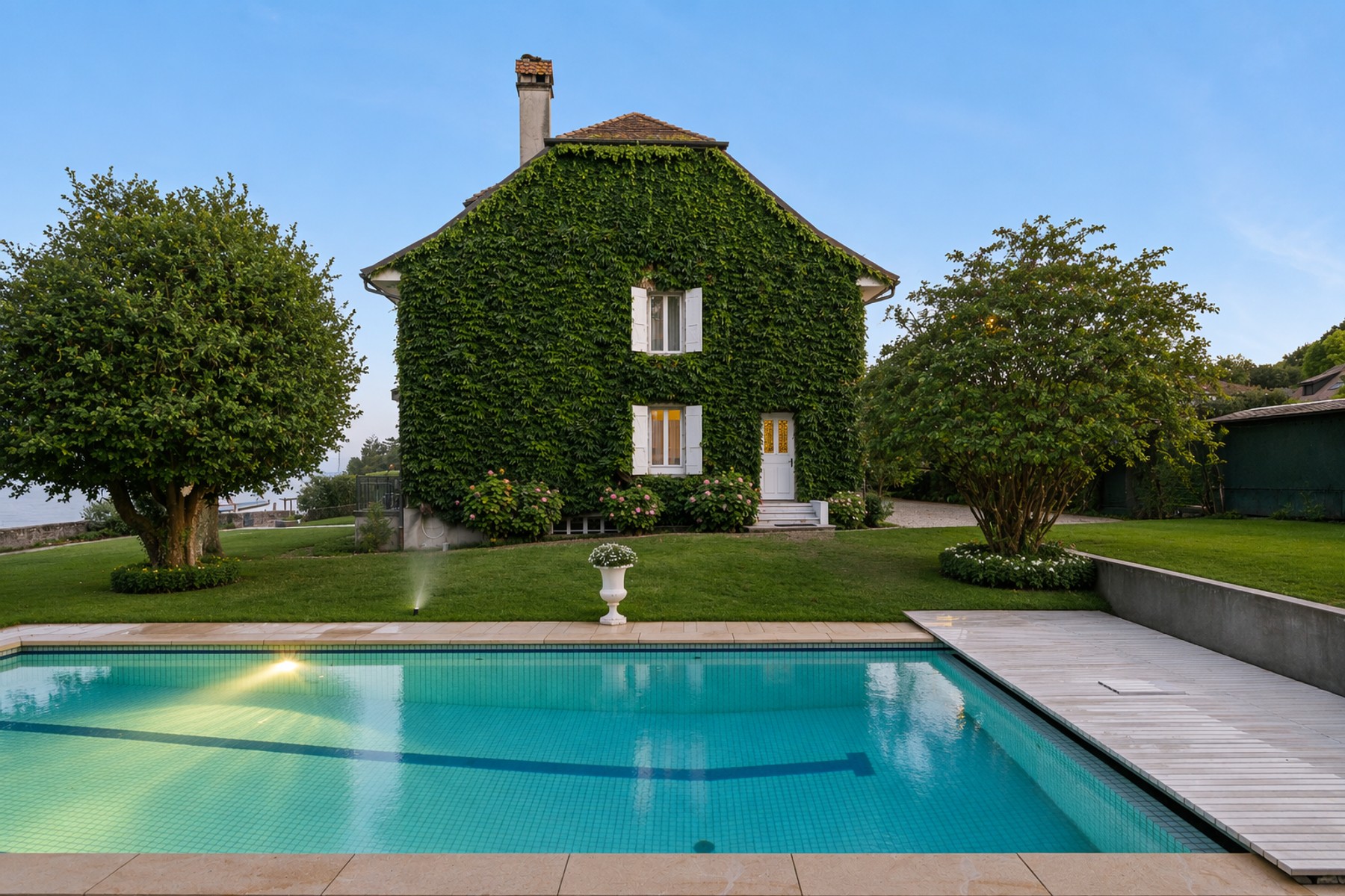  An extraordinary waterfront property - 物件實景