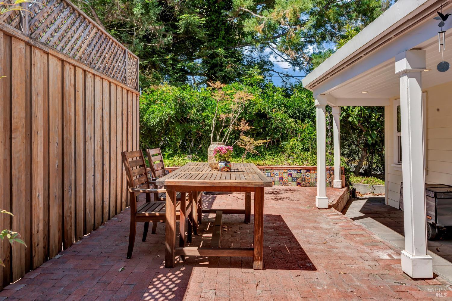 Sebastopol, California, 95472, United States, 2 Bedrooms Bedrooms, ,2 BathroomsBathrooms,Residential,For Sale,1913141