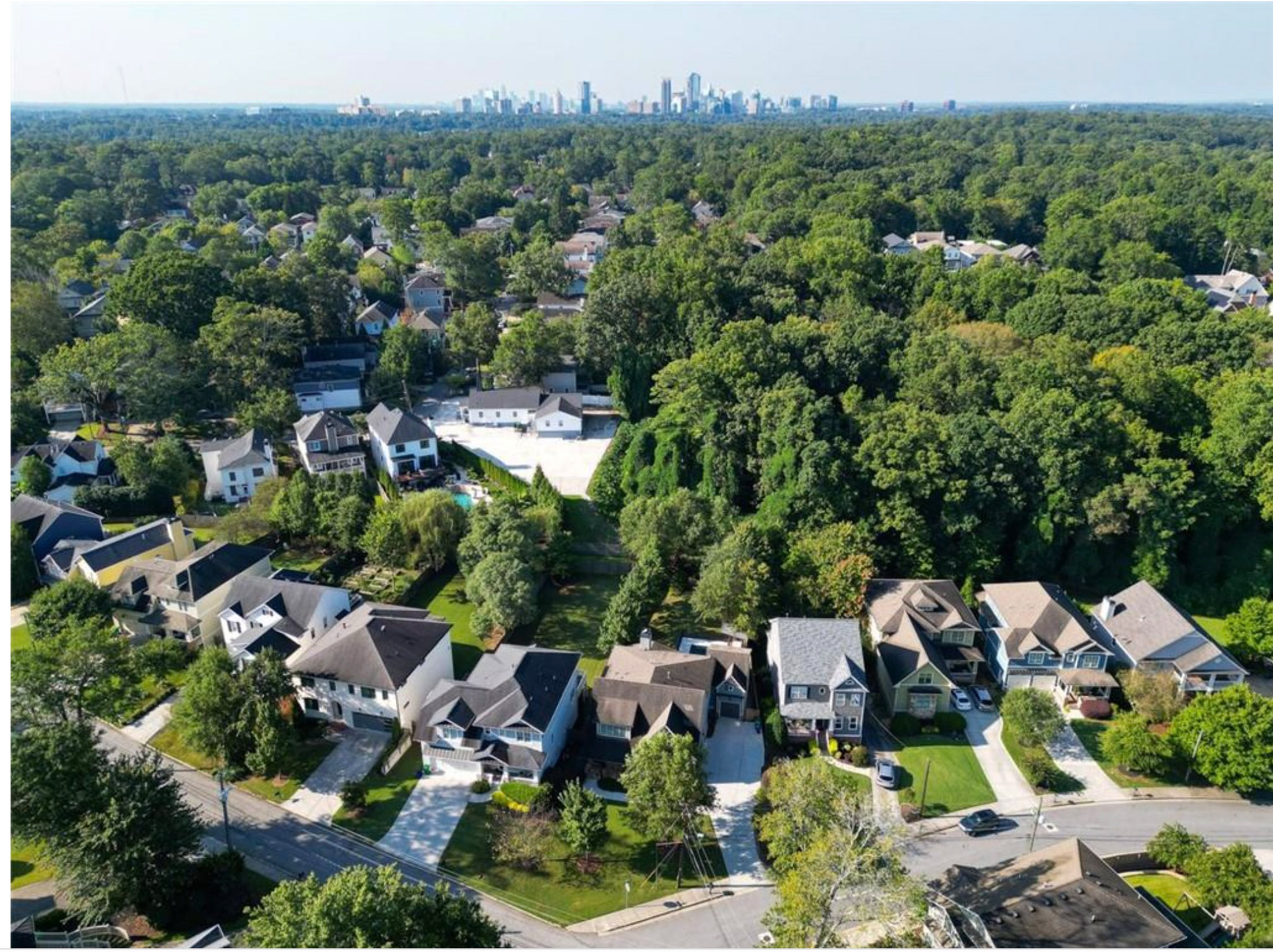  Extraordinary Custom-Built Home in Brookhaven - 物件實景