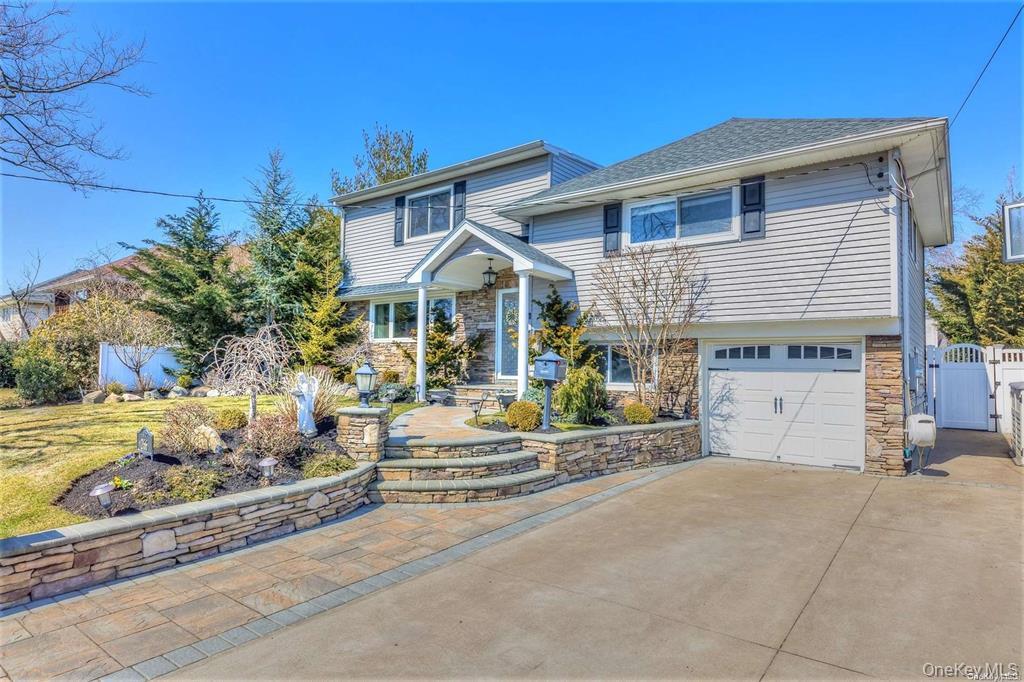 Oceanside, New York, 11572, United States, 3 Bedrooms Bedrooms, ,3 BathroomsBathrooms,Residential,For Sale,1995607