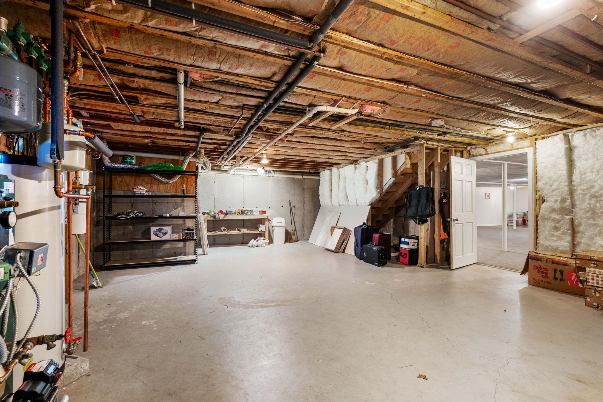 Chester, New Hampshire, 03036, United States, 3 Bedrooms Bedrooms, ,2 BathroomsBathrooms,Residential,For Sale,1926027