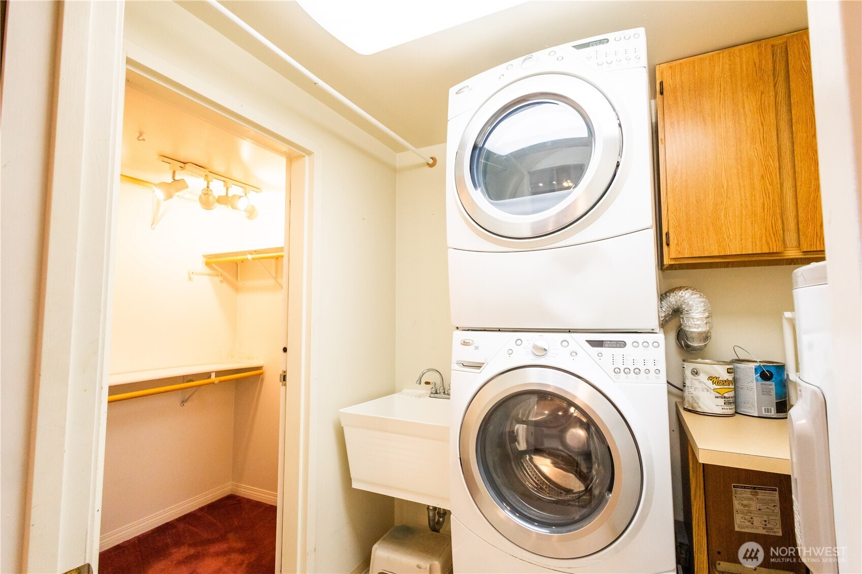 Roslyn, Washington, 98941, United States, 2 Bedrooms Bedrooms, ,2 BathroomsBathrooms,Residential,For Sale,2009097