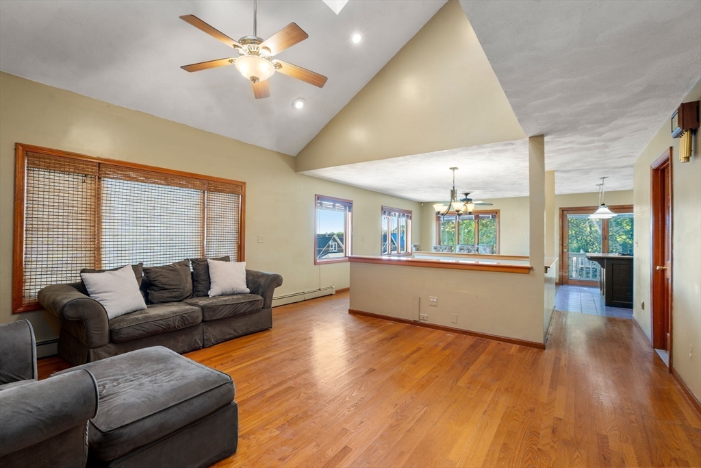 Saugus, Massachusetts, 01906, United States, 5 Bedrooms Bedrooms, ,3 BathroomsBathrooms,Residential,For Sale,1932176