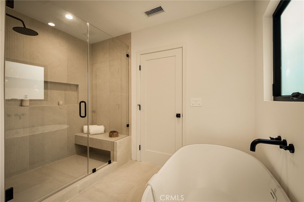 Valley Village, California, 91607, United States, 3 Bedrooms Bedrooms, ,3 BathroomsBathrooms,Residential,For Sale,2002294