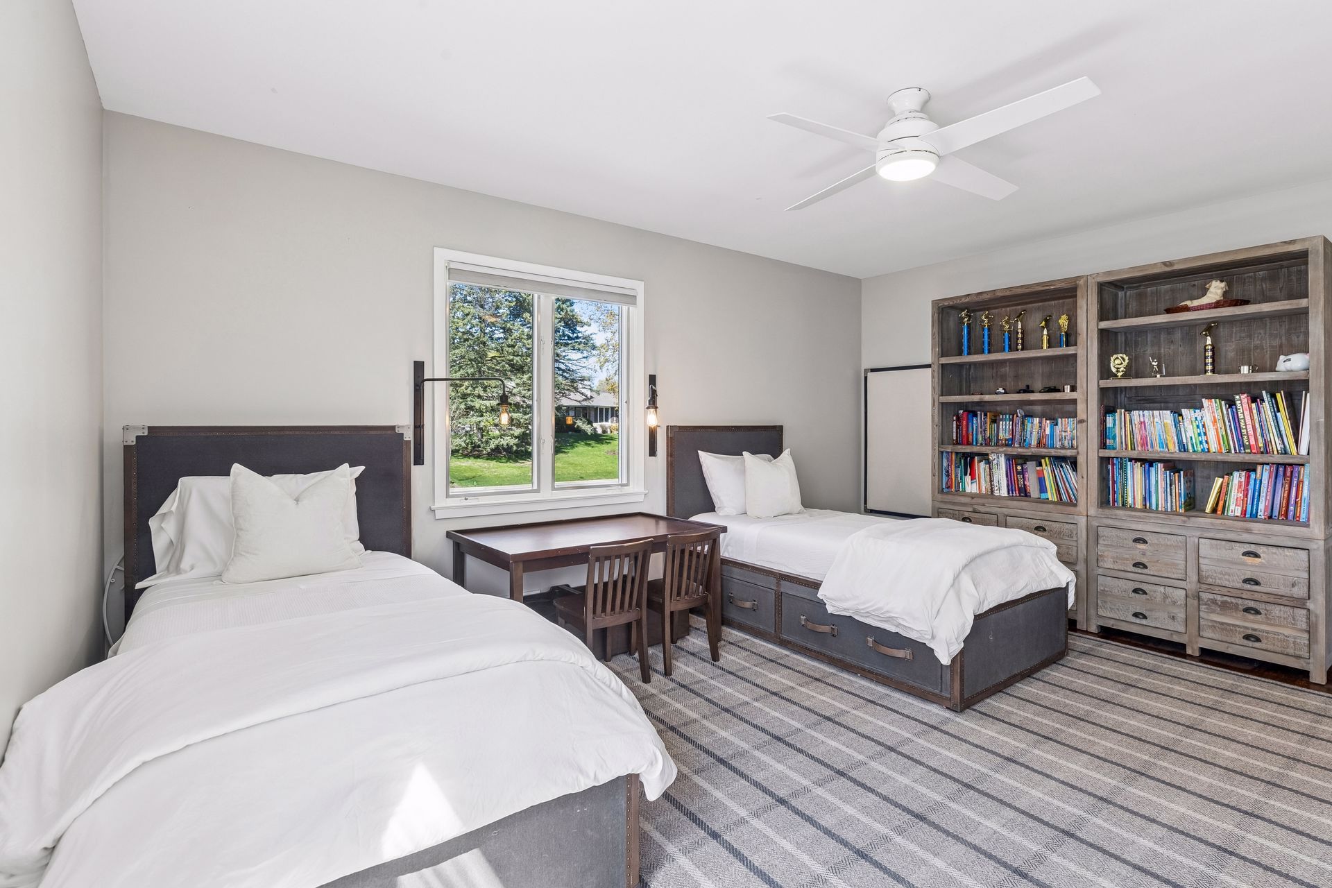  Updated Rambler in Edina with Stunning Pond Views - 物件實景