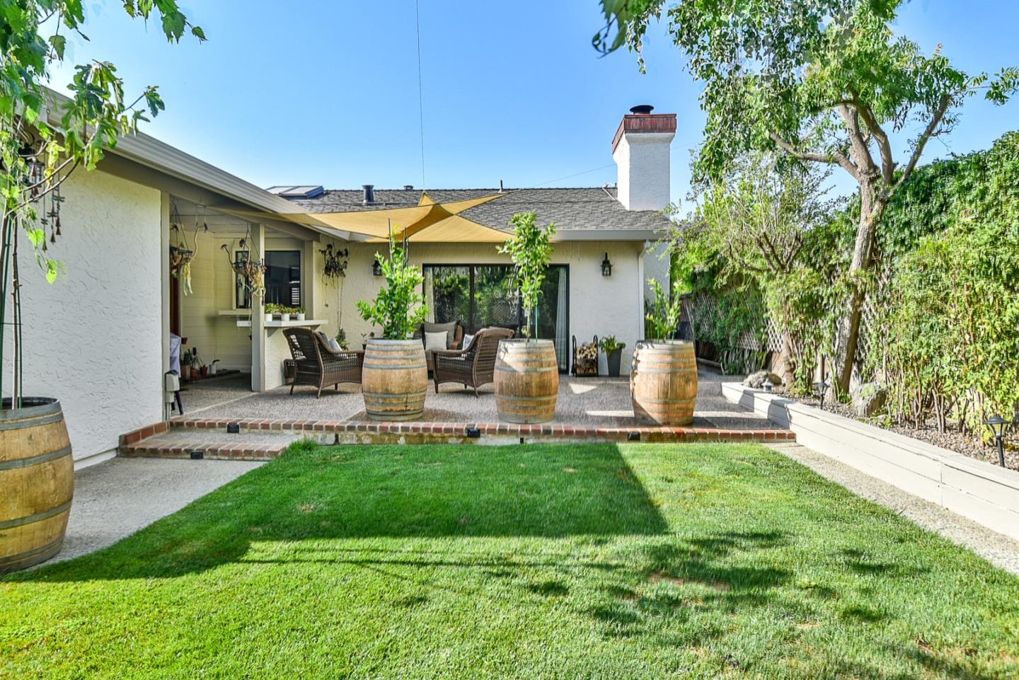 Hollister, California, 95023, United States, 3 Bedrooms Bedrooms, ,2 BathroomsBathrooms,Residential,For Sale,1983755