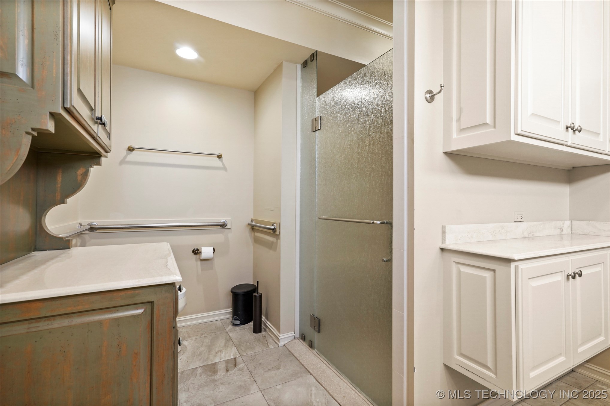 Tulsa, Oklahoma, 74135, United States, 3 Bedrooms Bedrooms, ,4 BathroomsBathrooms,Residential,For Sale,1902130
