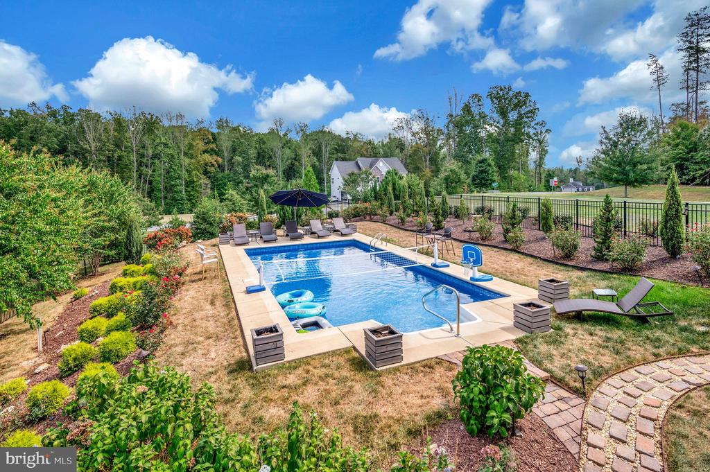 Fredericksburg, Virginia, 22406, United States, 5 Bedrooms Bedrooms, ,6 BathroomsBathrooms,Residential,For Sale,1981857