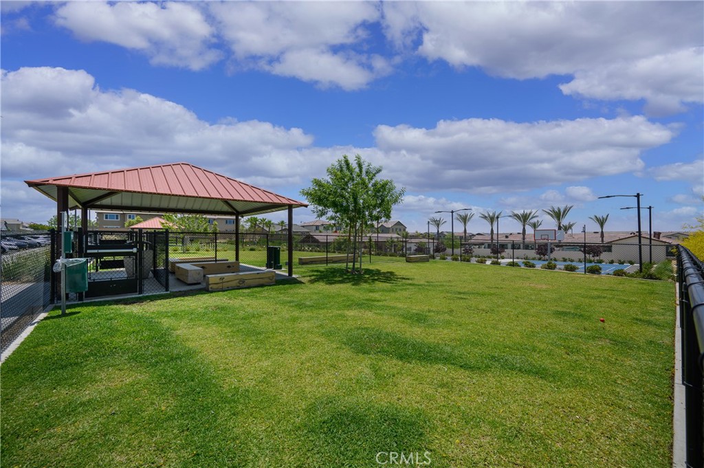 Fontana, California, 92336, United States, 3 Bedrooms Bedrooms, ,2 BathroomsBathrooms,Residential,For Sale,1937349