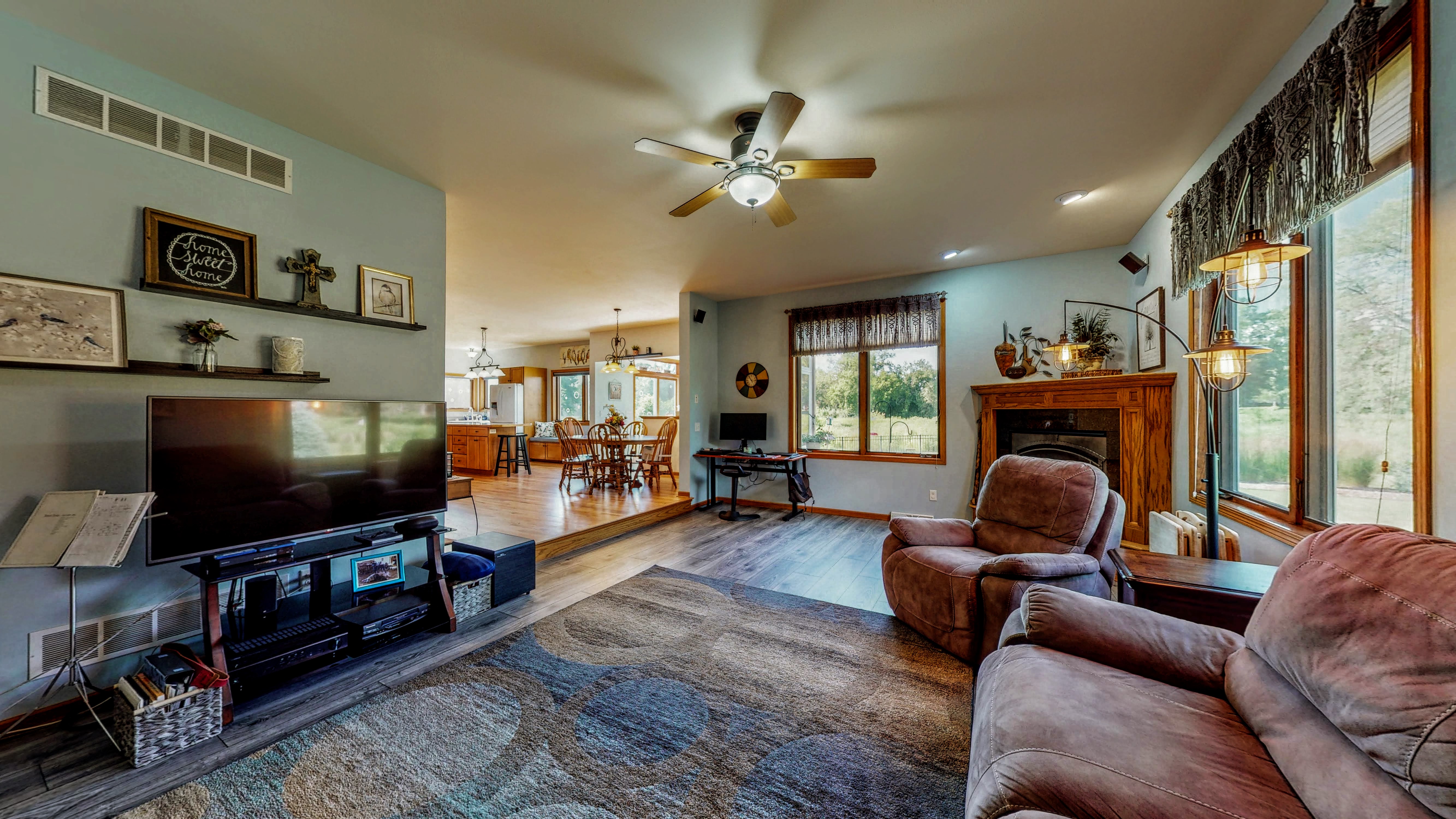 Jefferson, Wisconsin, 53549, United States, 4 Bedrooms Bedrooms, ,4 BathroomsBathrooms,Residential,For Sale,1984363