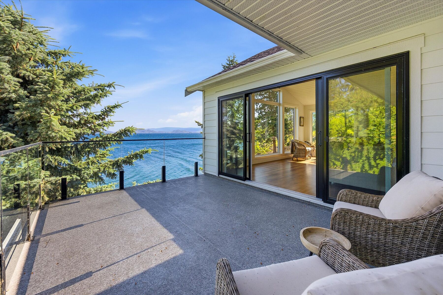  Stunning Home with Privacy - 物件實景