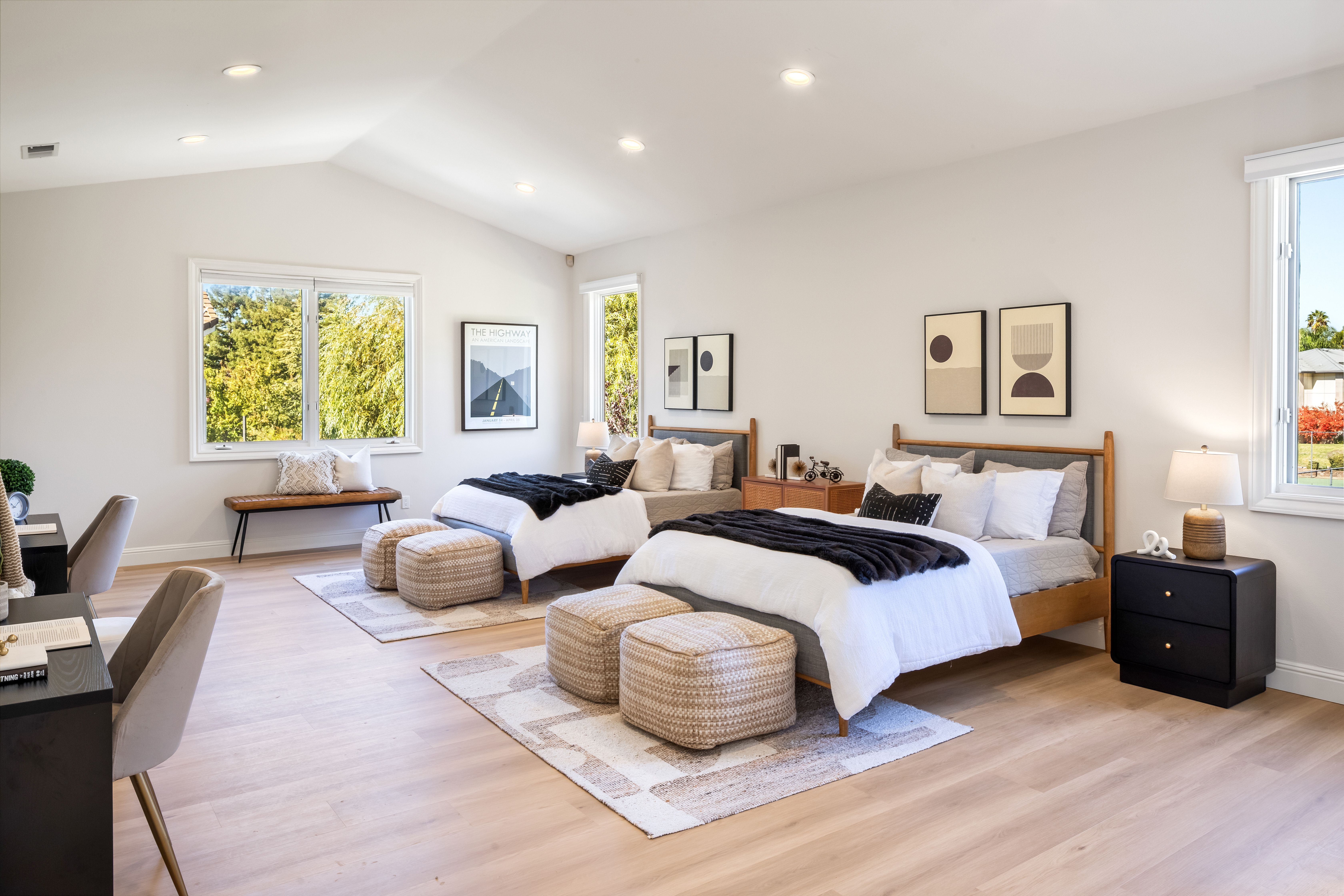  Grand Tudor Estate Offering Luxury Living in Gated Vineyard Heights - 物件實景