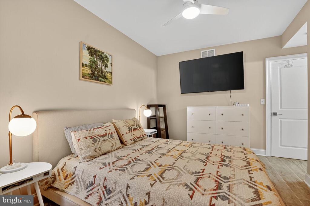 Washington, District of Columbia, 20002, United States, 2 Bedrooms Bedrooms, ,2 BathroomsBathrooms,Residential,For Sale,1994271