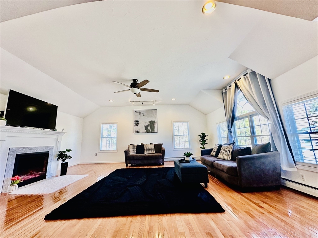 Fitchburg, Massachusetts, 01420, United States, 3 Bedrooms Bedrooms, ,3 BathroomsBathrooms,Residential,For Sale,1980272