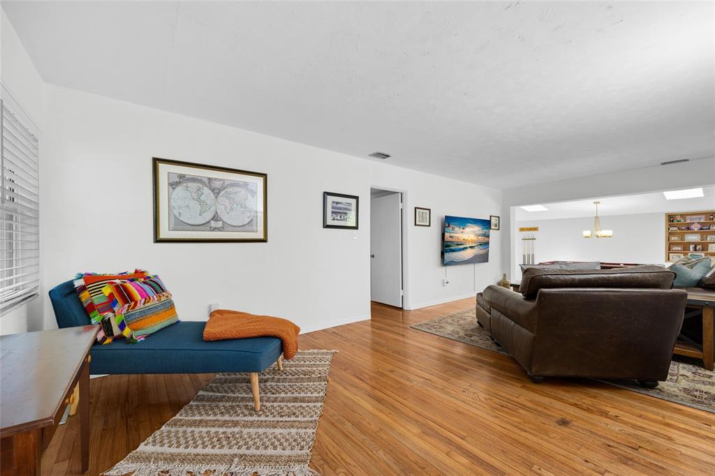 Gainesville, Florida, 32605, United States, 4 Bedrooms Bedrooms, ,3 BathroomsBathrooms,Residential,For Sale,1908257