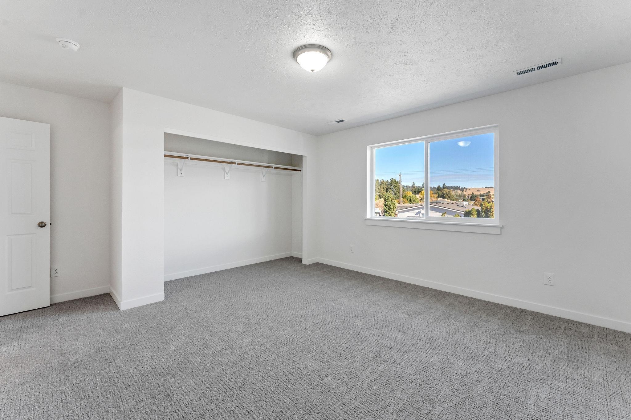 Spokane, Washington, 99212, United States, 3 Bedrooms Bedrooms, ,6 BathroomsBathrooms,Residential,For Sale,1986291