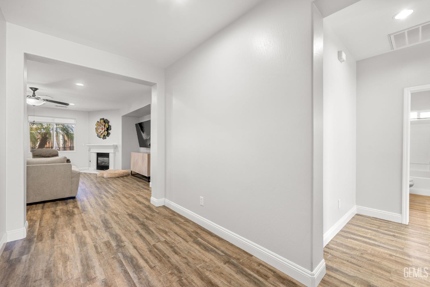 Bakersfield, California, 93312, United States, 3 Bedrooms Bedrooms, ,2 BathroomsBathrooms,Residential,For Sale,1989296