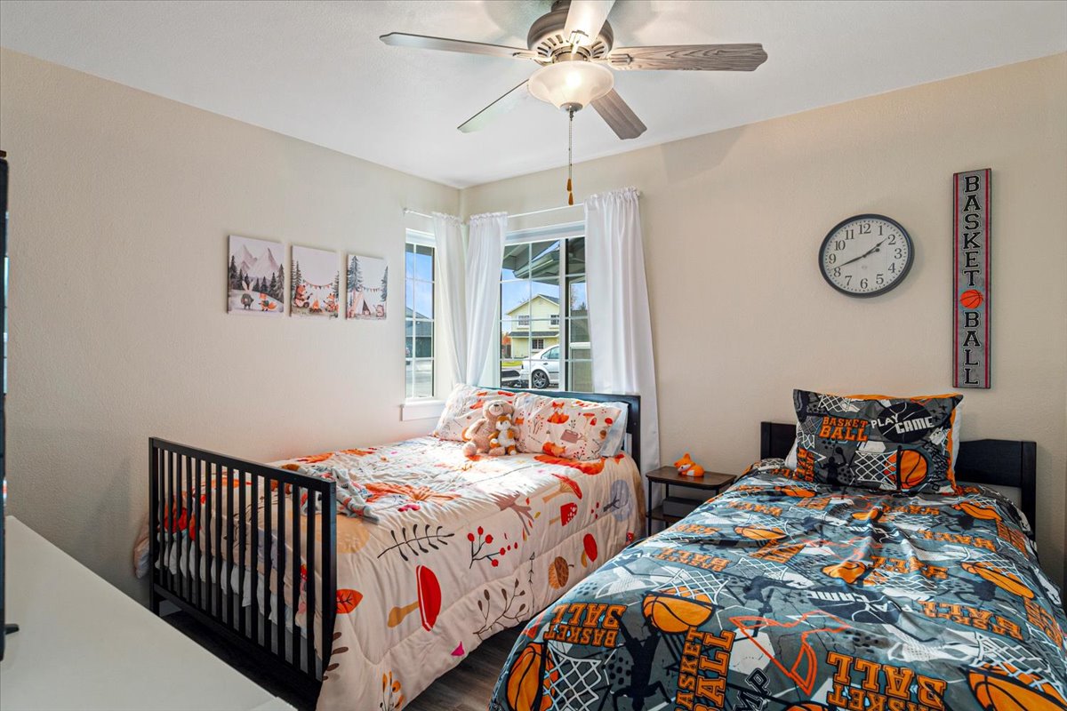 Redmond, Oregon, 97756, United States, 3 Bedrooms Bedrooms, ,2 BathroomsBathrooms,Residential,For Sale,1991530