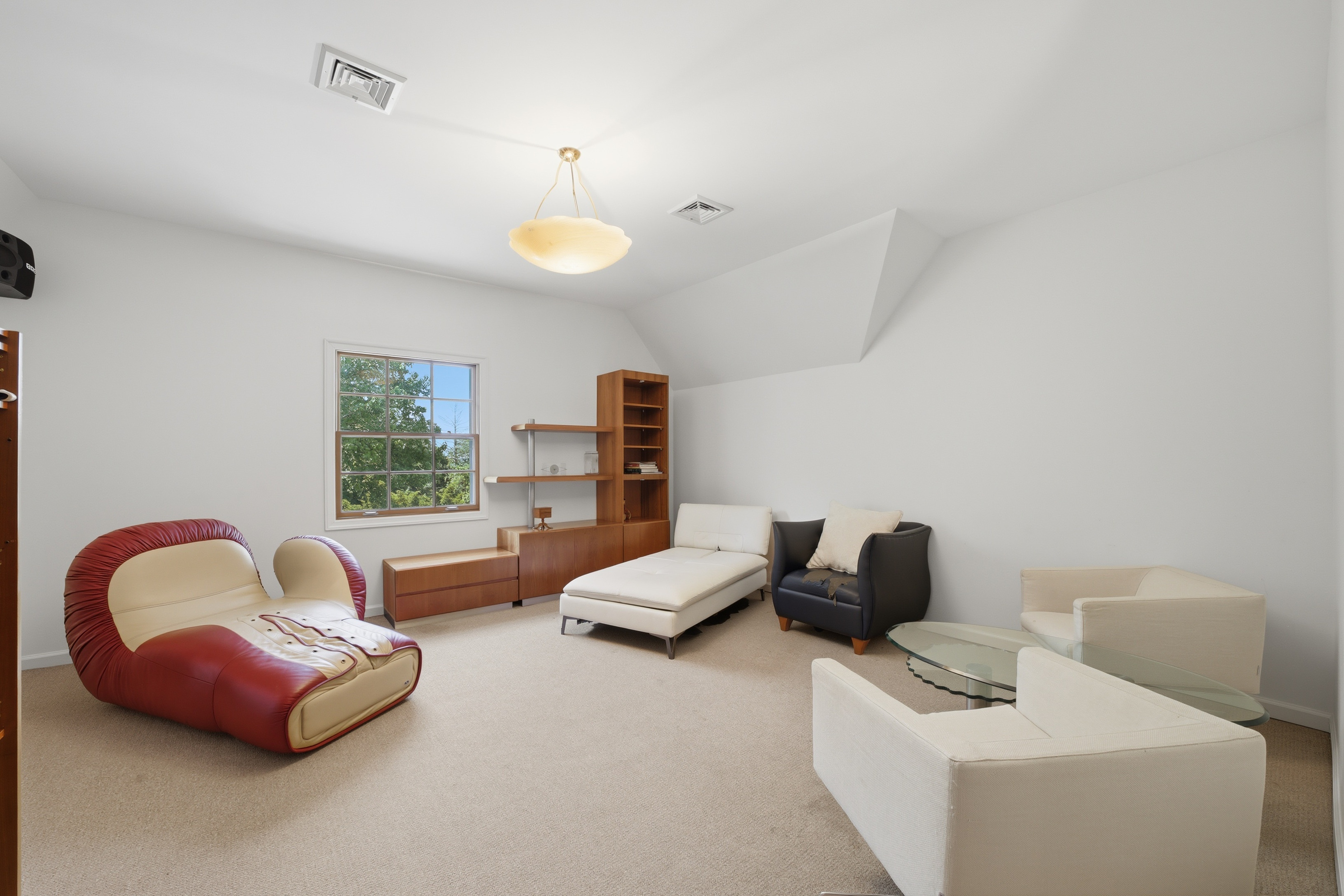  196 Mclain Street - 物件實景