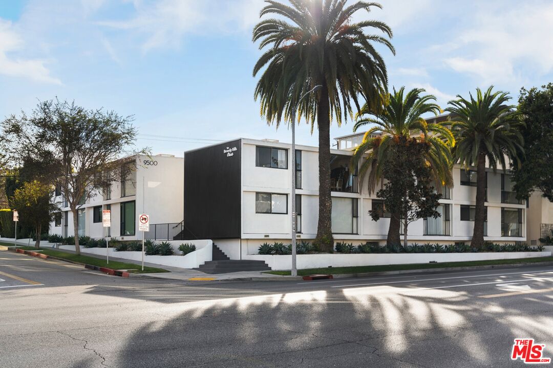 Beverly Hills, California, 90212, United States, 14 Bedrooms Bedrooms, ,Residential,For Sale,1731510