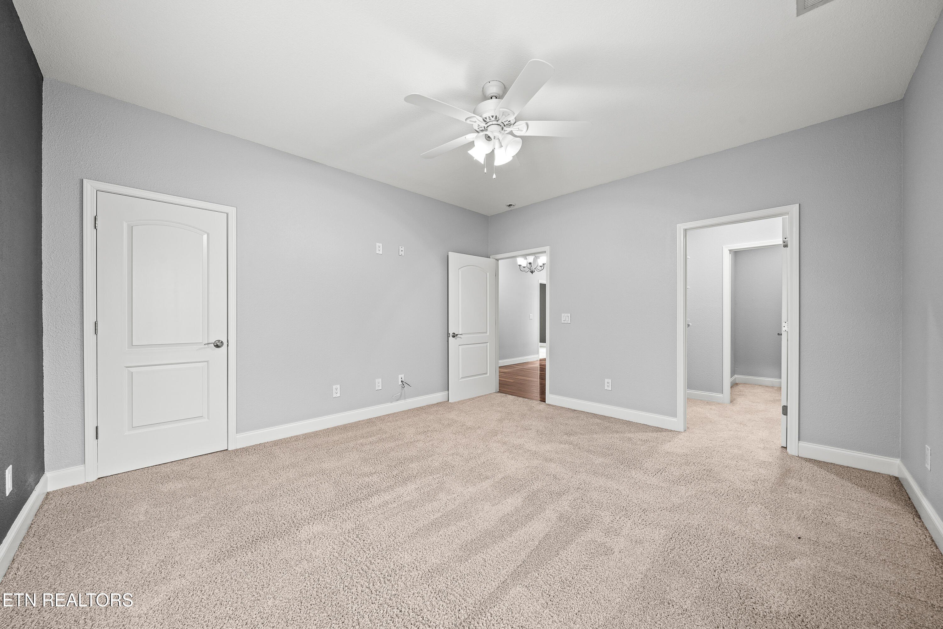 39 N Riverview Ln., Crossville, Tennessee, 38555, United States, 5 Bedrooms Bedrooms, ,5 BathroomsBathrooms,Residential,For Sale,39 N Riverview Ln.,1654091
