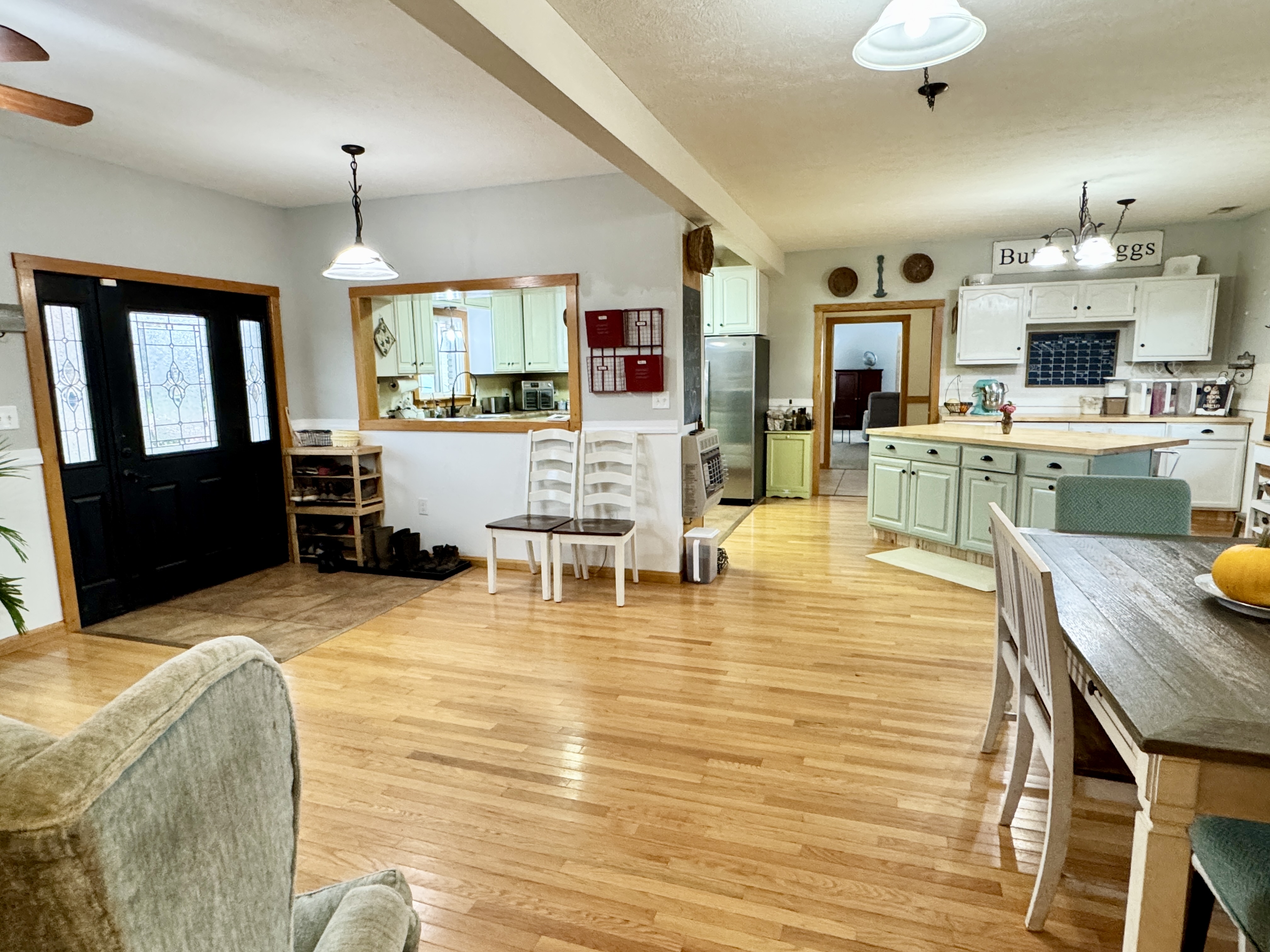 Hillsboro, Kentucky, 41049, United States, 3 Bedrooms Bedrooms, ,3 BathroomsBathrooms,Residential,For Sale,1984101