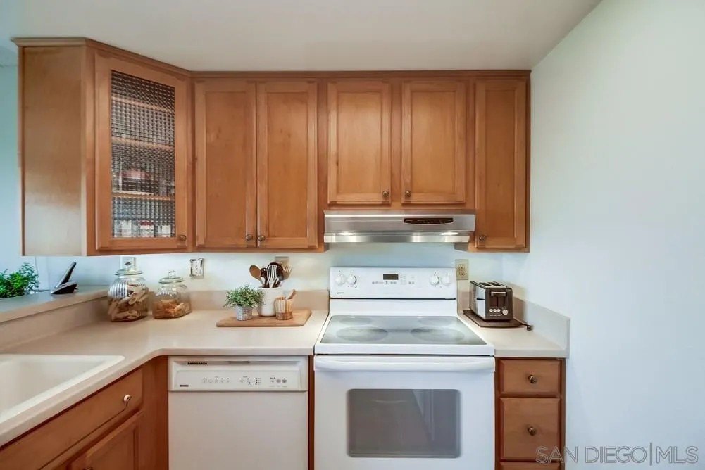 La Mesa, California, 91942, United States, 2 Bedrooms Bedrooms, ,1 BathroomBathrooms,Residential,For Sale,1973121