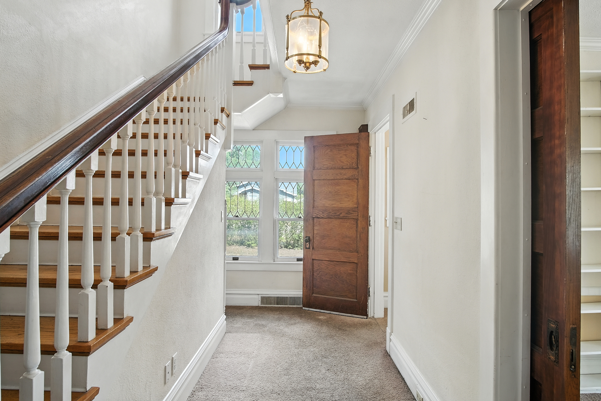 Hot Springs, South Dakota, 57747, United States, 5 Bedrooms Bedrooms, ,4 BathroomsBathrooms,Residential,For Sale,1983319