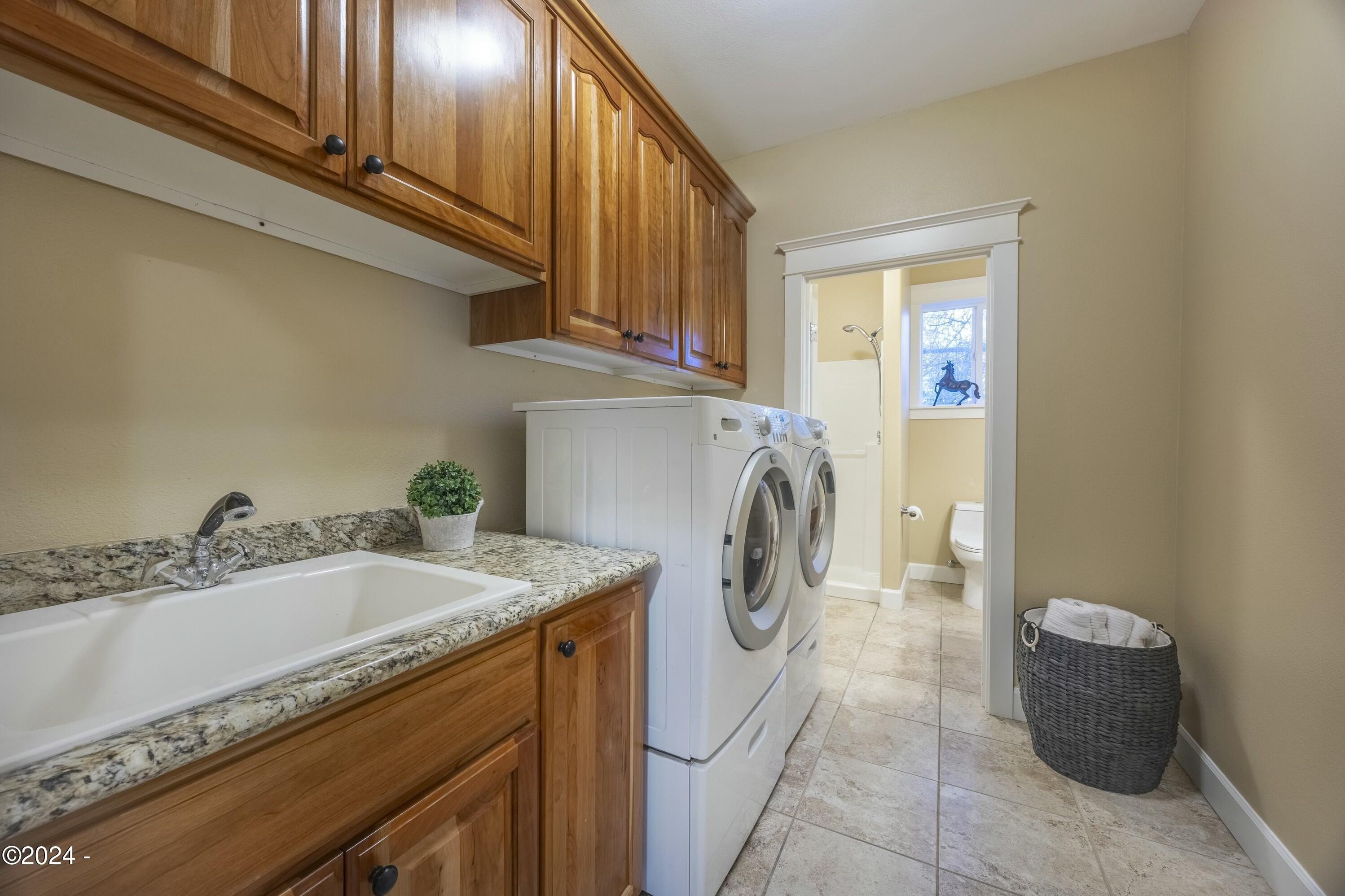 12989 SE Mountain Gate, Happy Valley, Oregon, 97086, United States, 4 Bedrooms Bedrooms, ,5 BathroomsBathrooms,Residential,For Sale,12989 SE Mountain Gate,1668514