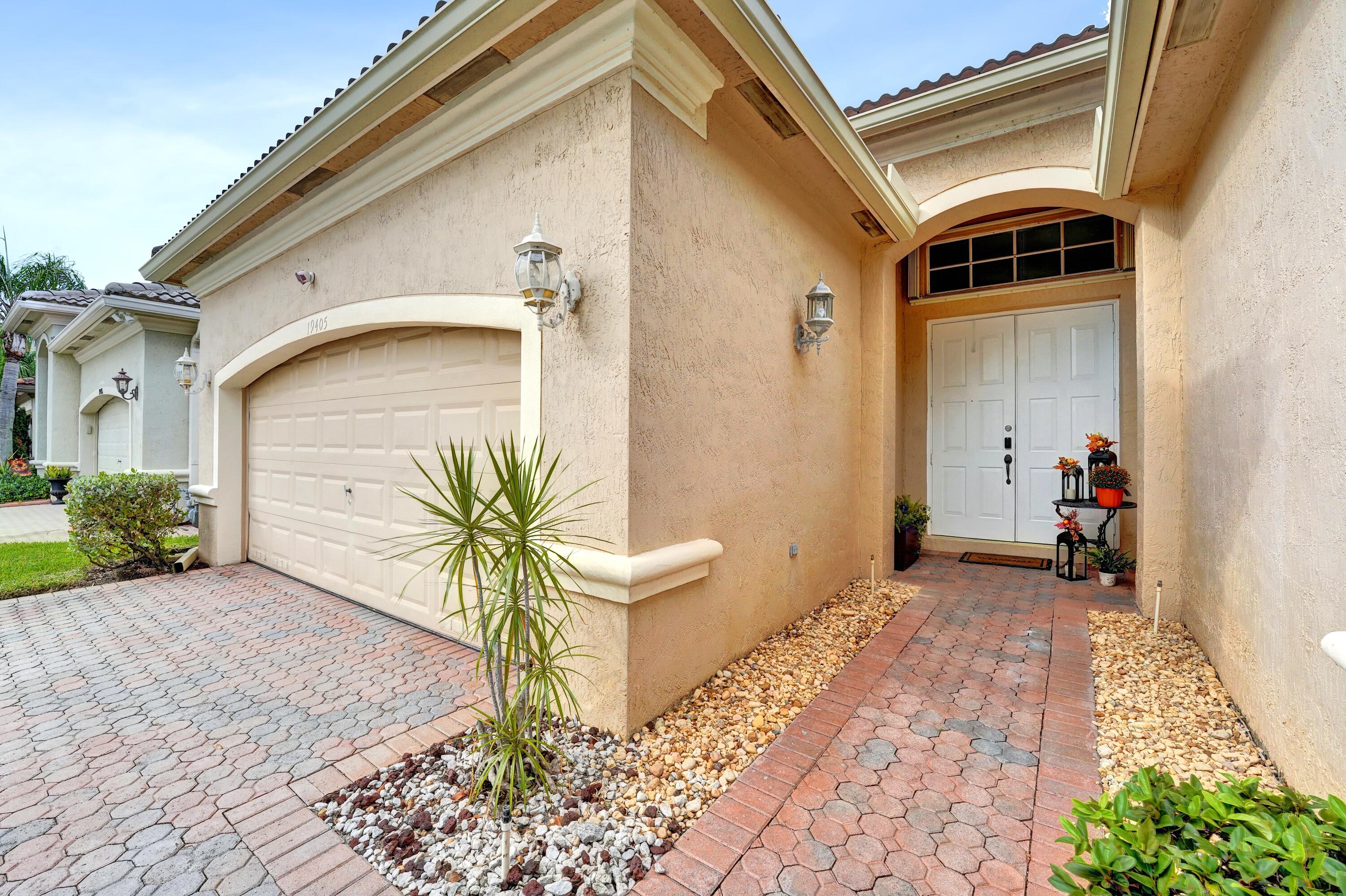 Pembroke Pines, Florida, 33332, United States, 3 Bedrooms Bedrooms, ,2 BathroomsBathrooms,Residential,For Sale,1987784